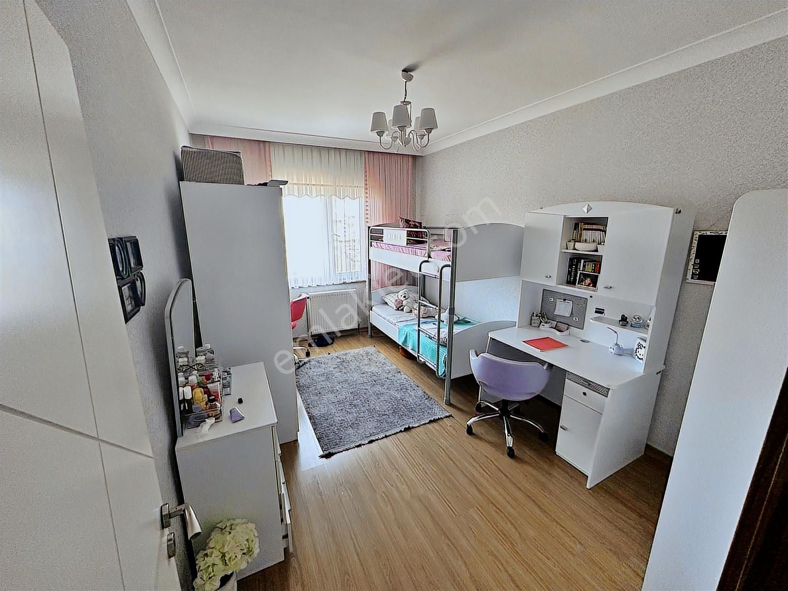 Piyade'de Güvenlikli Lüks Sitede 3+1 Krediye Uygun Manzaralı Ev - Görsel 19