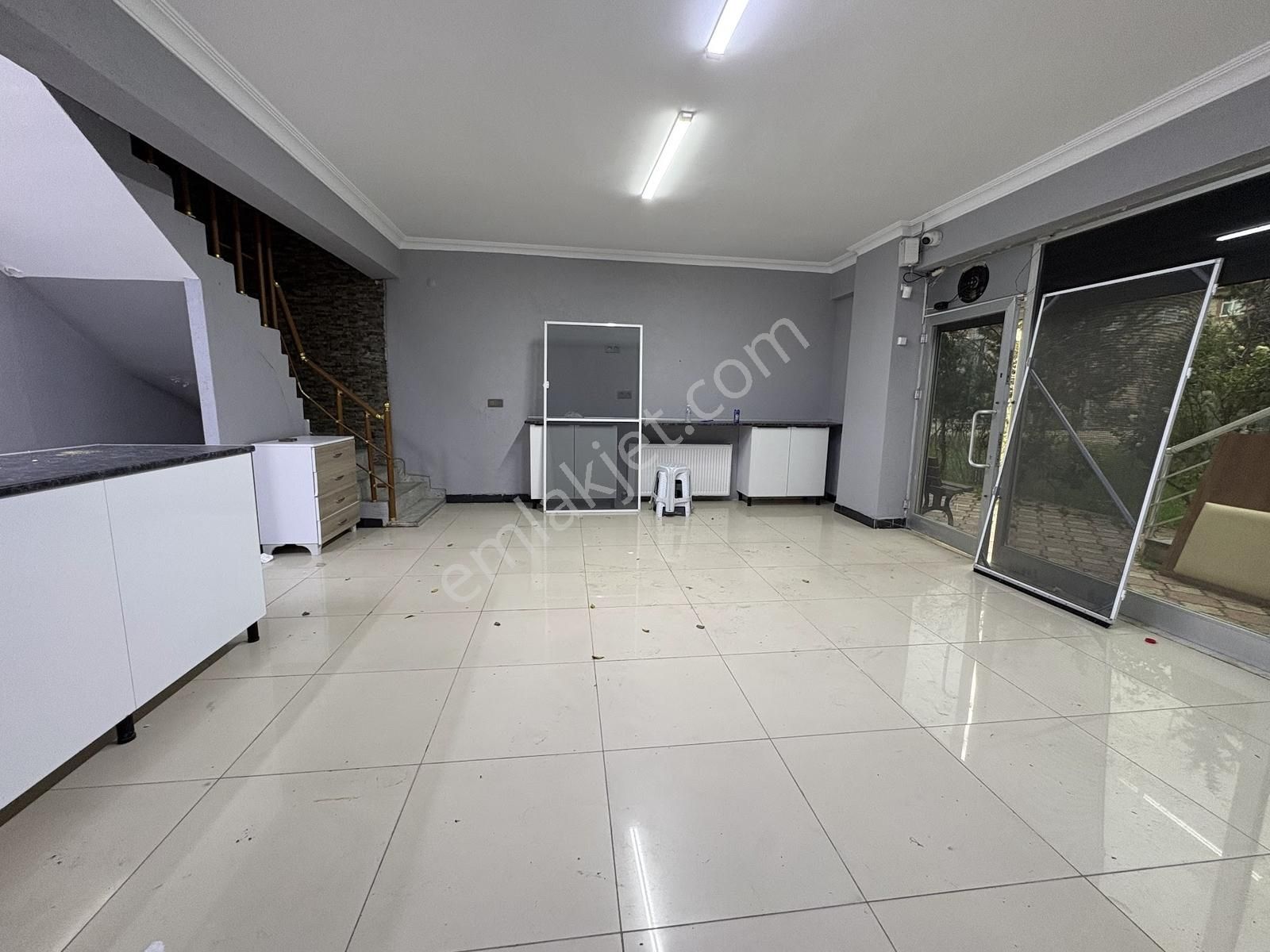 Bağcılar Kirazlı Mahallesi 250m2 Dekorasyonlu Dükkan-mağaza - Görsel 9