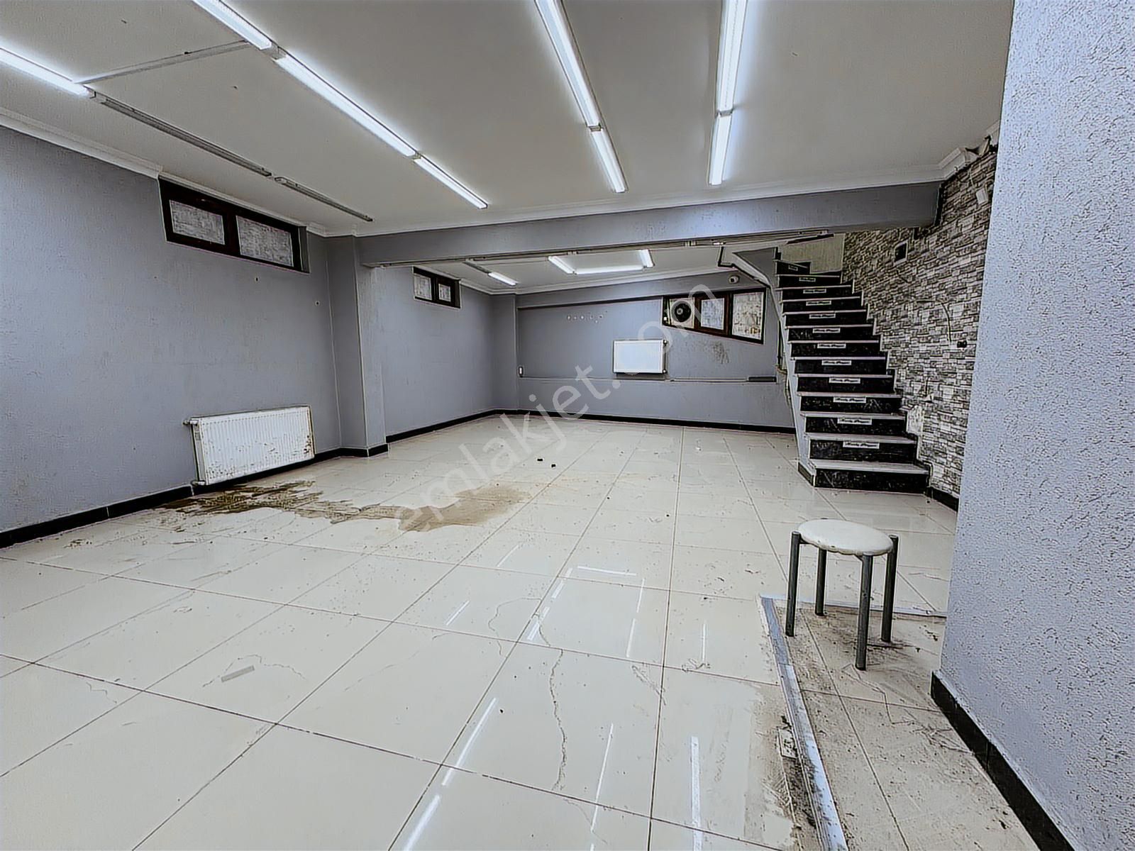 Bağcılar Kirazlı Mahallesi 250m2 Dekorasyonlu Dükkan-mağaza - Görsel 2