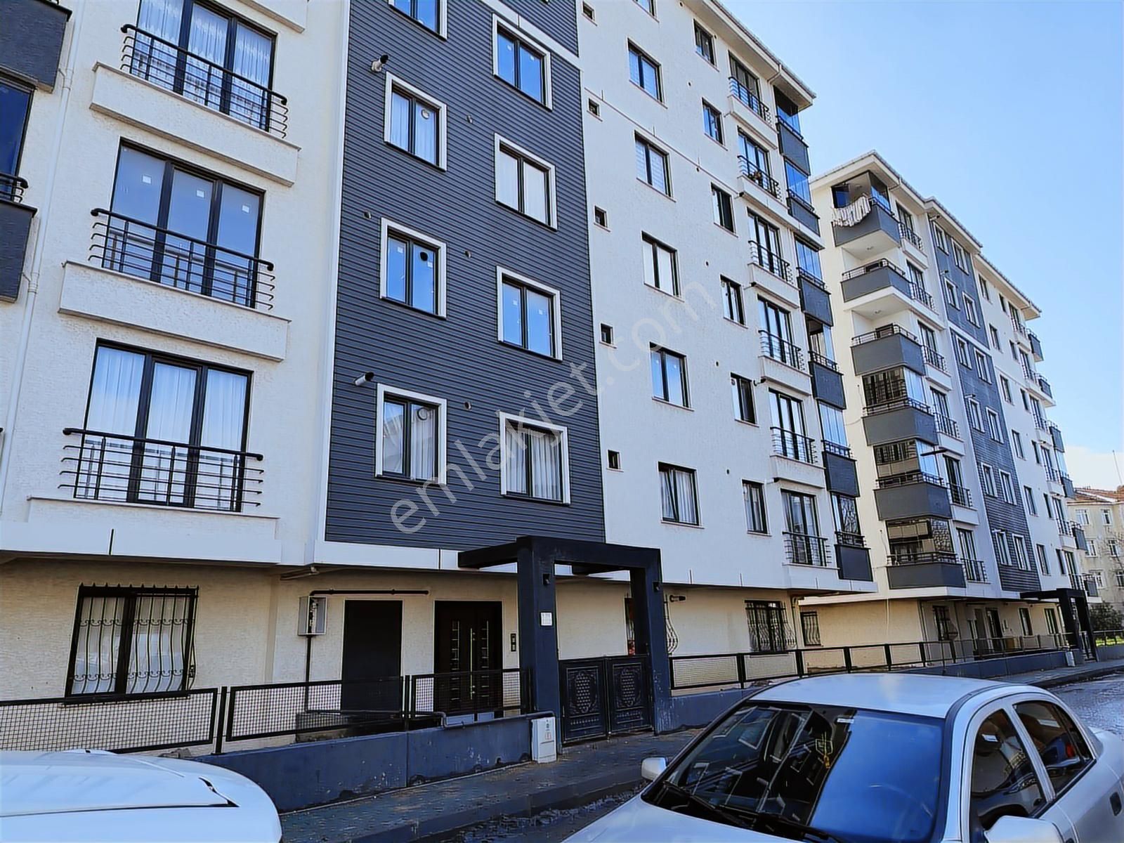 Mahir Emlak' Tan Asansörlü + Otoparklı 2+1 Arakat Sıfır Daire