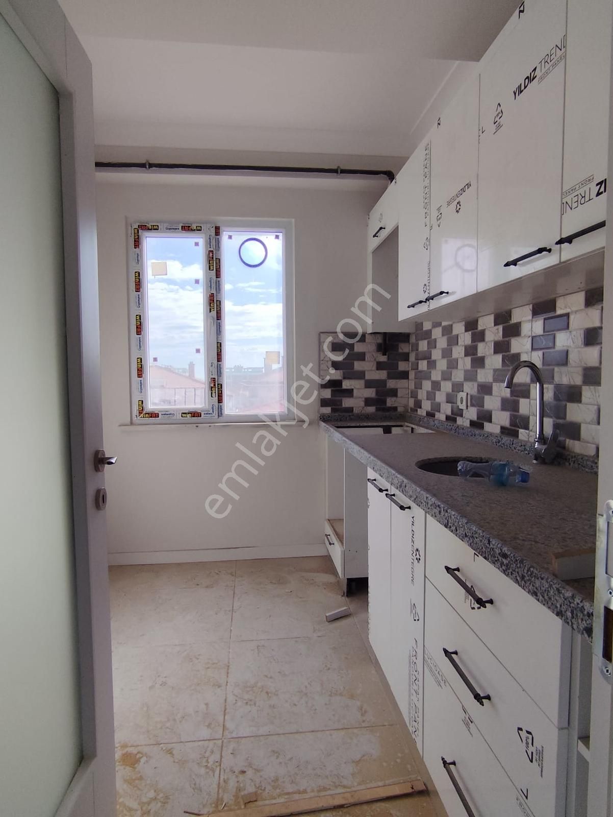 Mahir Emlak' Tan Asansörlü + Otoparklı 2+1 Arakat Sıfır Daire - Görsel 8