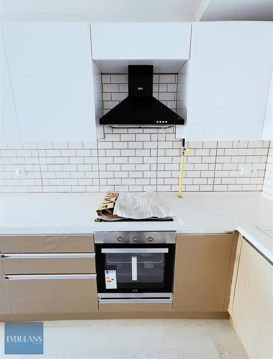 Girne Caddesine 50 Metre Ara Kat Önü Komple Açık Geniş 2+1 - Görsel 7