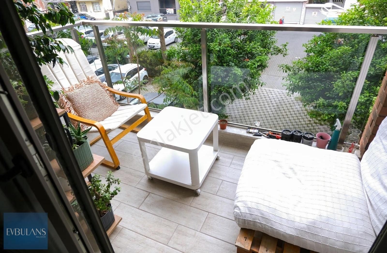 Girne Caddesine 50 Metre Ara Kat Önü Komple Açık Geniş 2+1 - Görsel 10