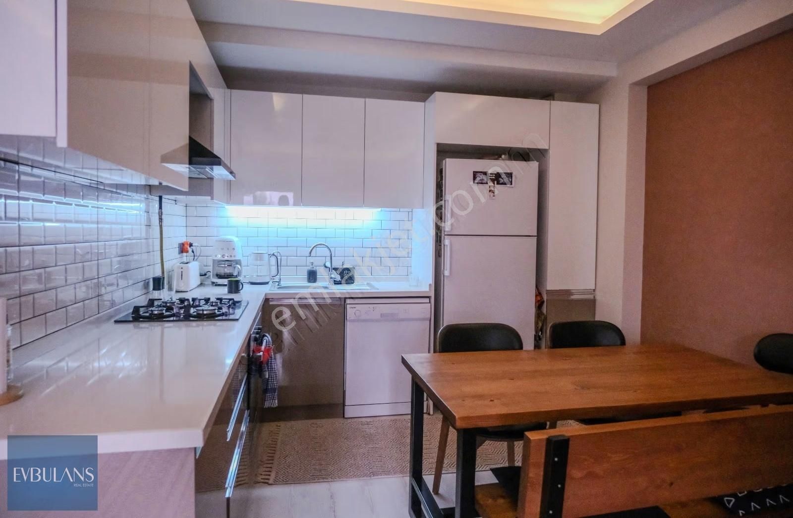 Girne Caddesine 50 Metre Ara Kat Önü Komple Açık Geniş 2+1 - Görsel 30