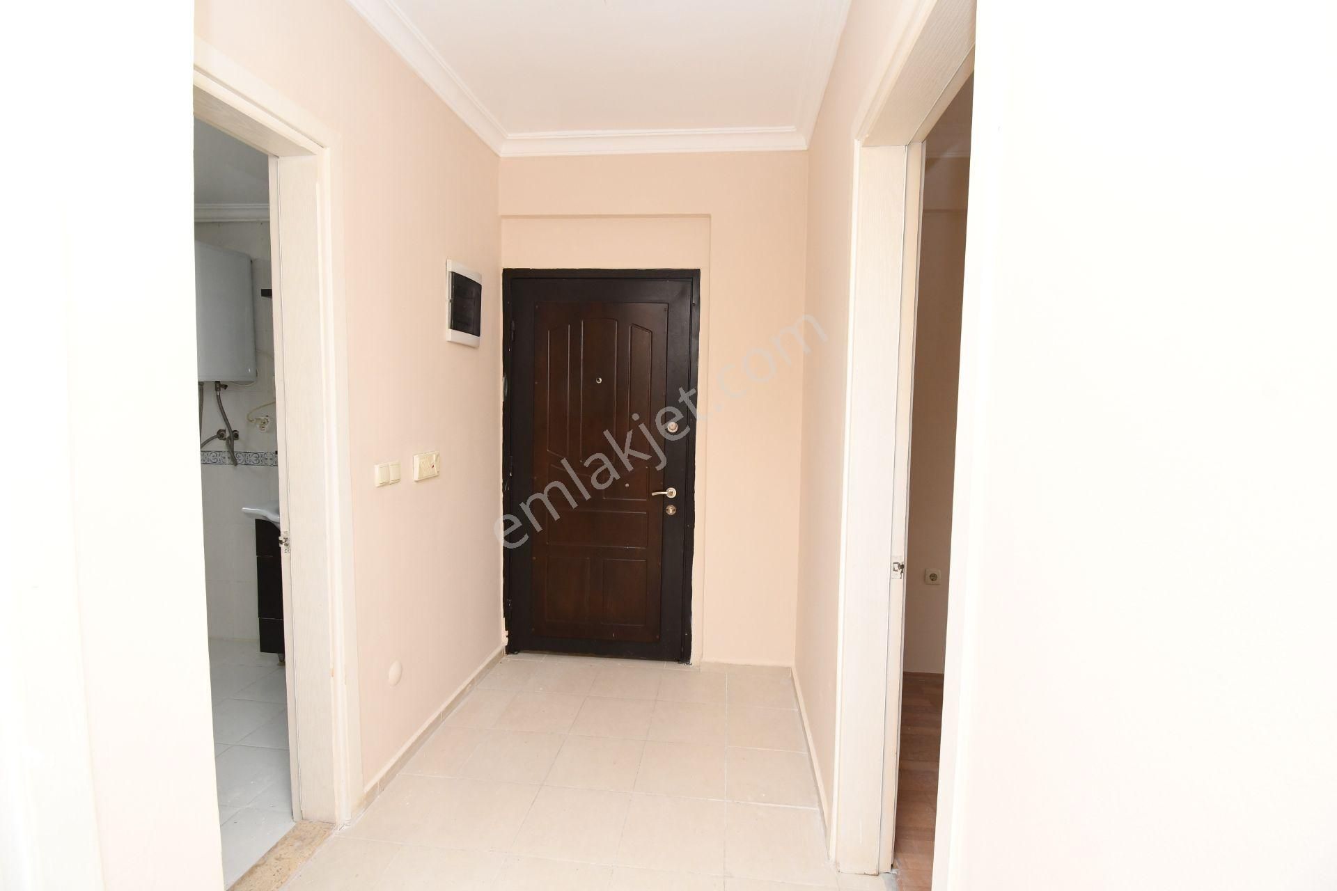 Kuşadası'da Fırsat! 2+1 Geniş Temiz Daire Doğalgaz Kapıda Asansörlü Geniş Balkon - Görsel 19