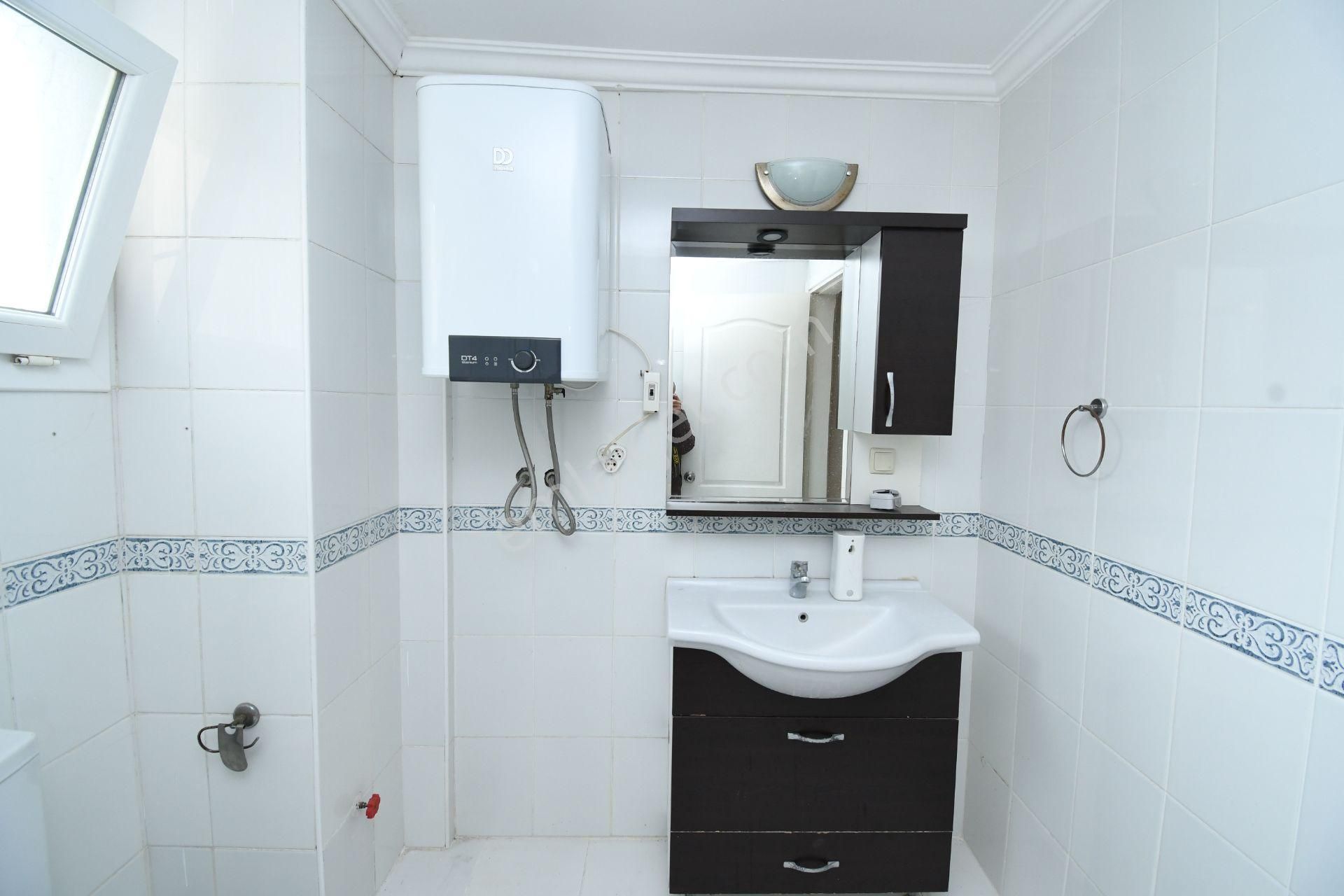 Kuşadası'da Fırsat! 2+1 Geniş Temiz Daire Doğalgaz Kapıda Asansörlü Geniş Balkon - Görsel 15