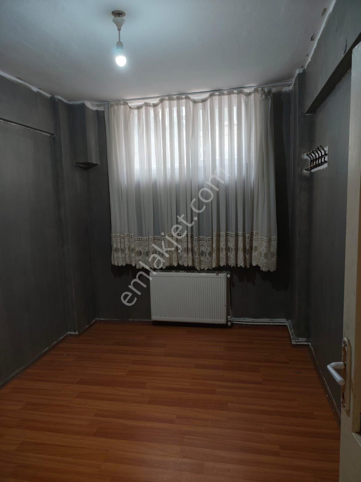 Rasathane Mahallesinde Bahce Kat Satılık Daire