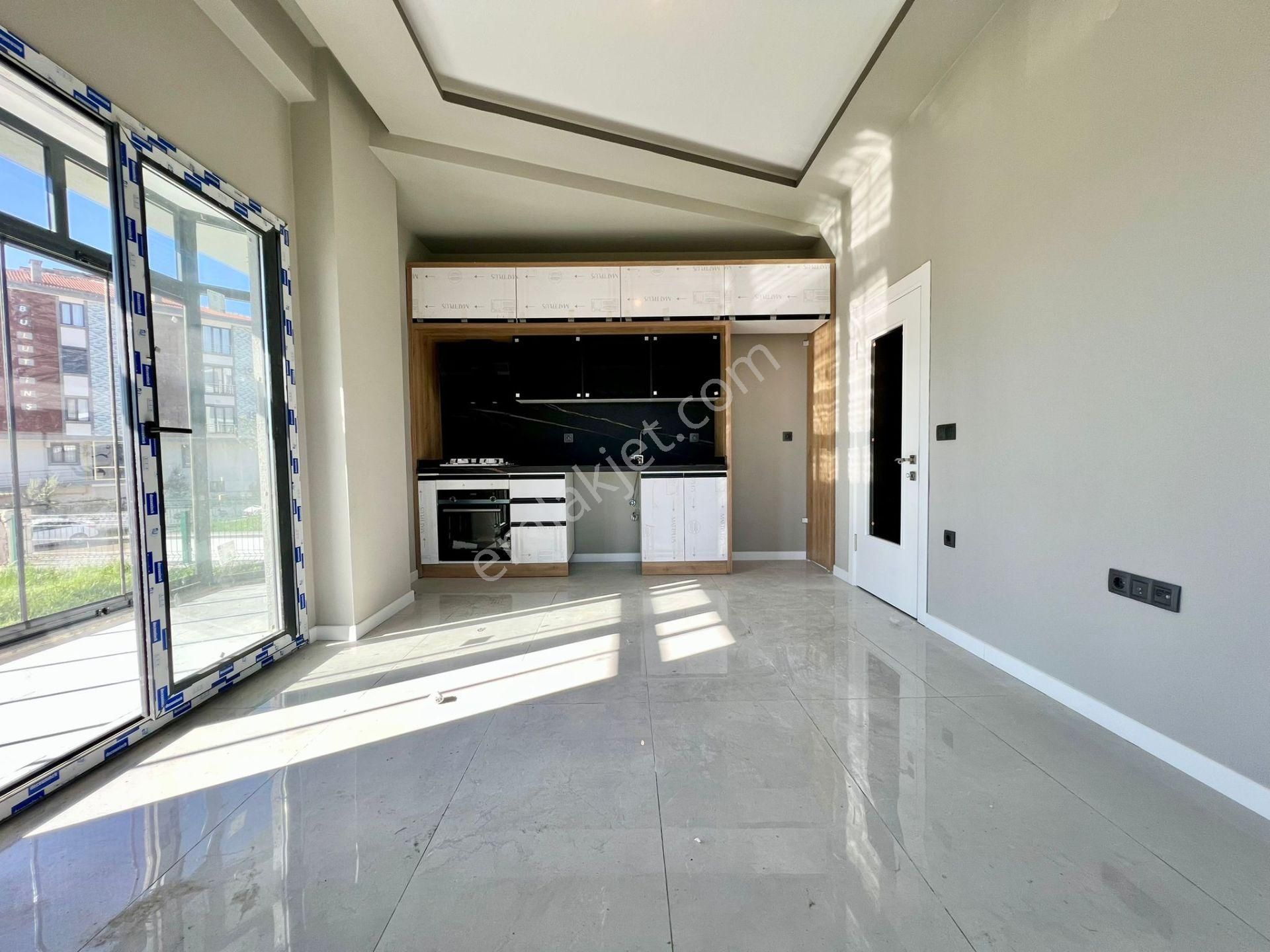 ꧁ay Emlaktan꧂akçay'da Müstakil Tadında Kendine Ait Bahçe Kullanımlı Ön Cephe Satılık 1+1 Lüks Daire - Görsel 11