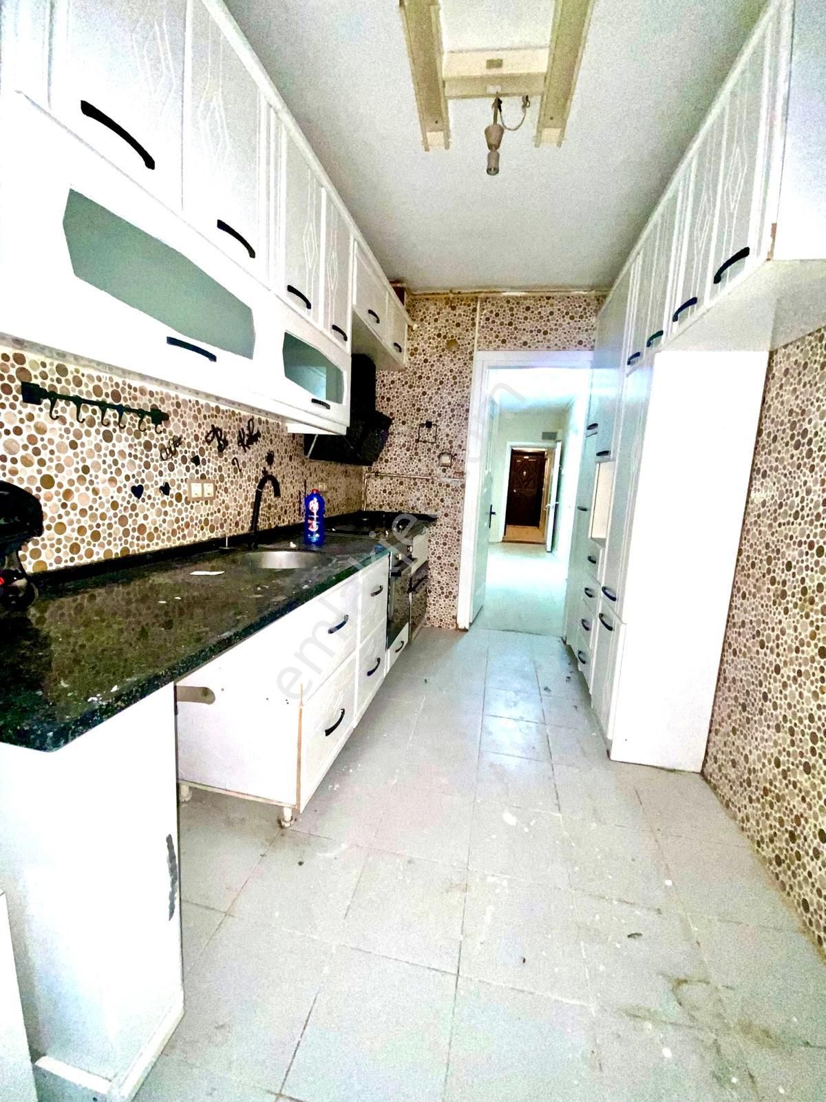 Zaimağa Caddesi 3+1 Doğalgazlı İçi Ful Yapılı - Görsel 6