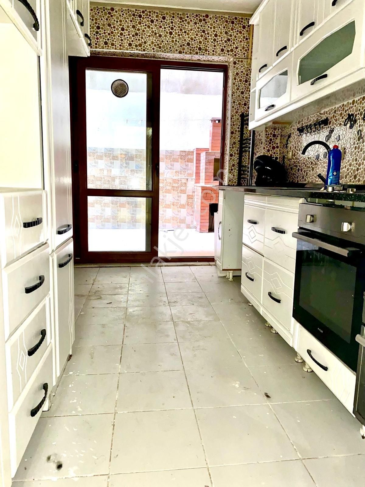Zaimağa Caddesi 3+1 Doğalgazlı İçi Ful Yapılı - Görsel 7