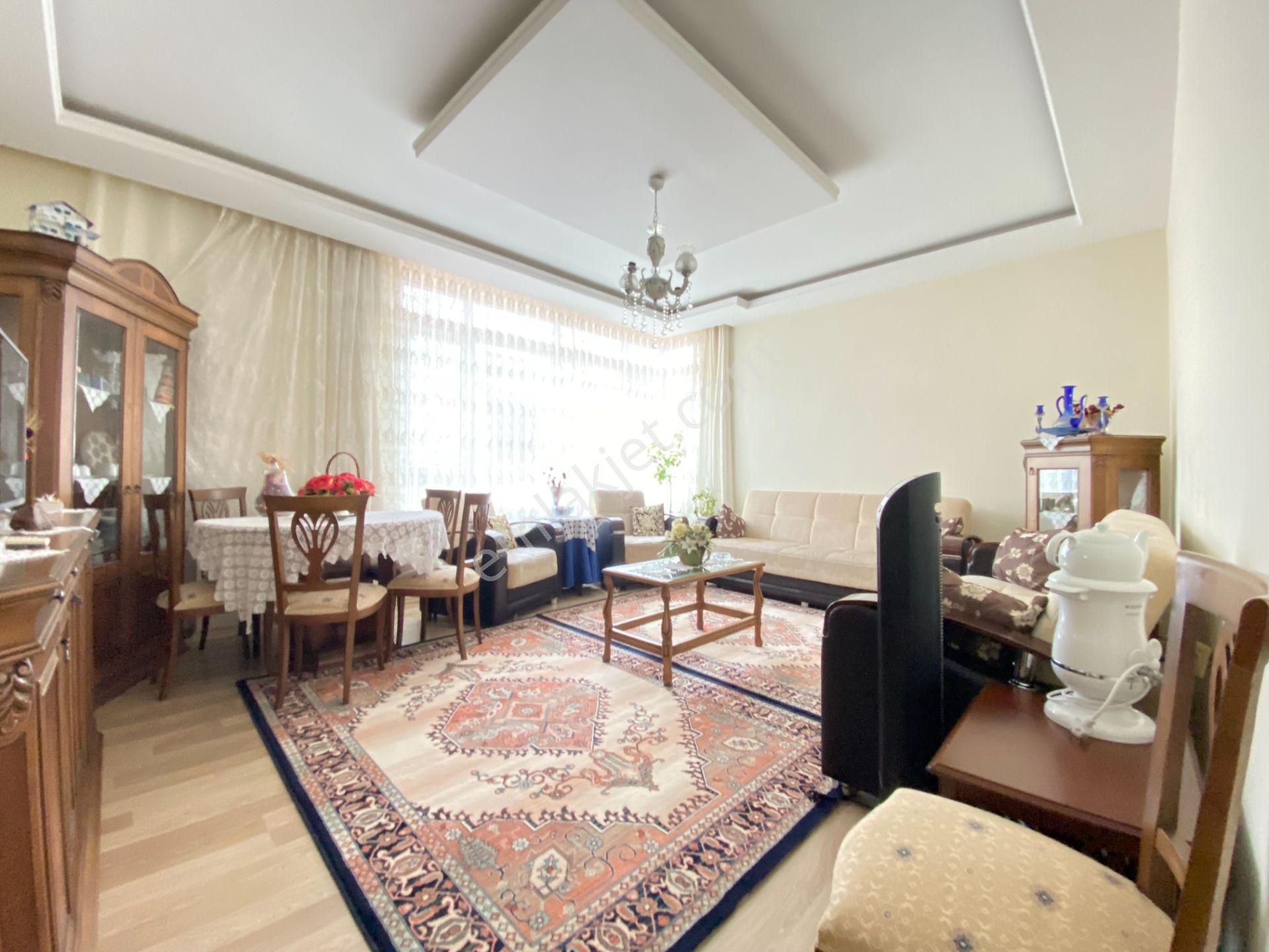 Gökçe Emlak'tan Saray Merkezde Güney Cepheli Satılık 3+1 Daire - Görsel 4