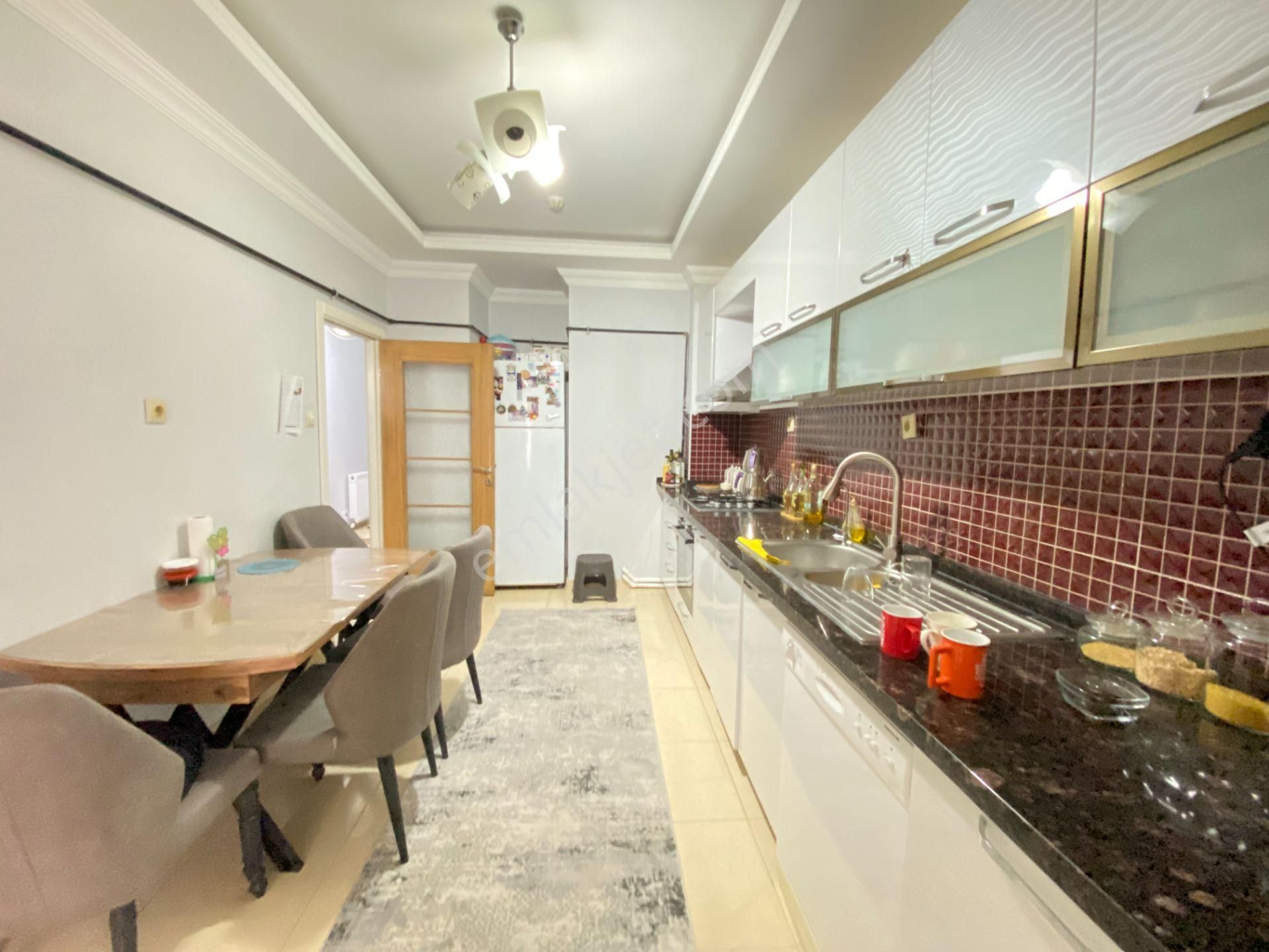 Gökçe Emlak'tan Saray Merkezde Güney Cepheli Satılık 3+1 Daire - Görsel 2