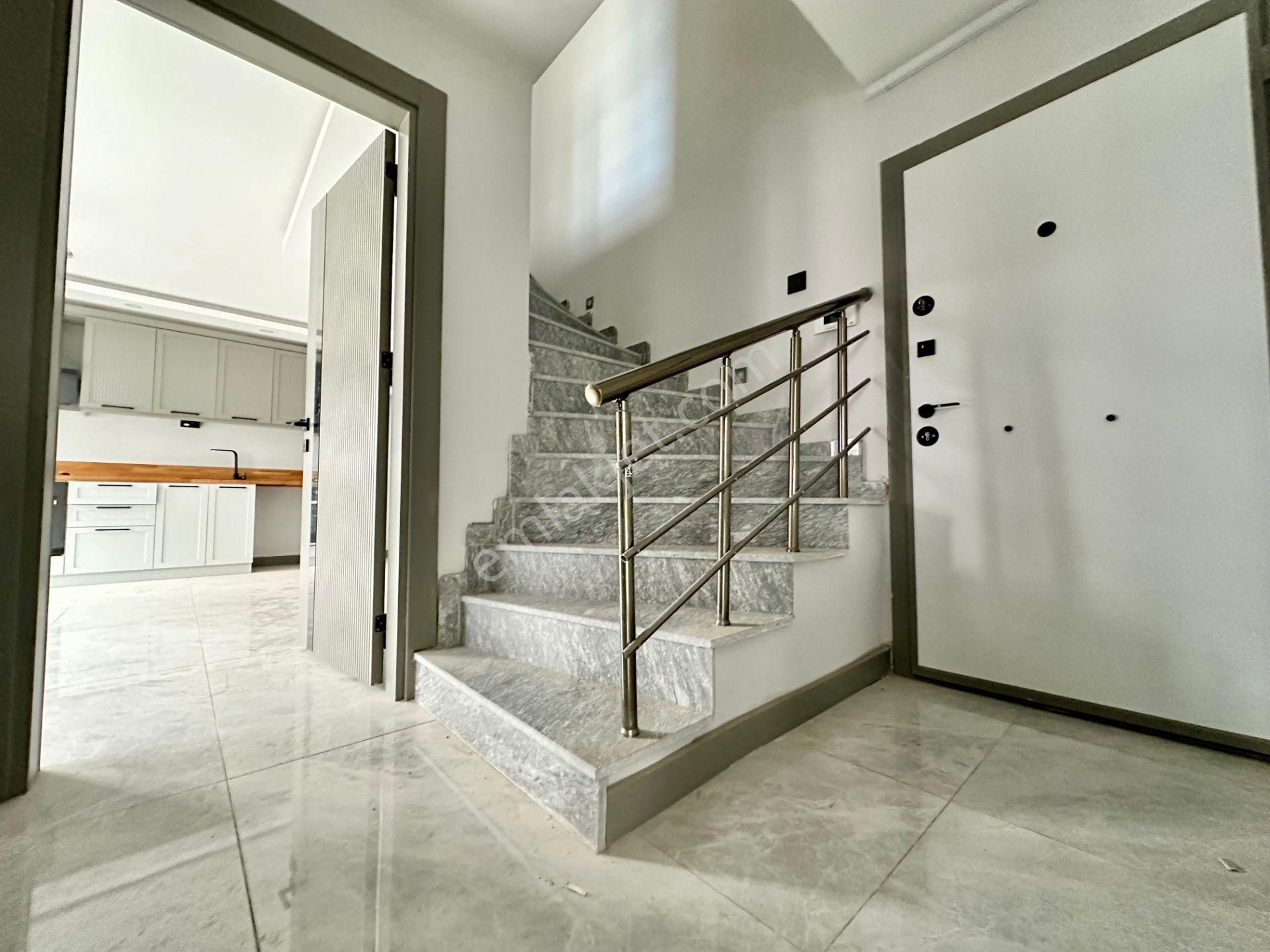 ꧁ay Emlaktan꧂akçay'da Muhteşem Konumlu Asansörlü Çift Banyolu Satılık 2+1 Şık Tasarım Dubleks Daire - Görsel 31