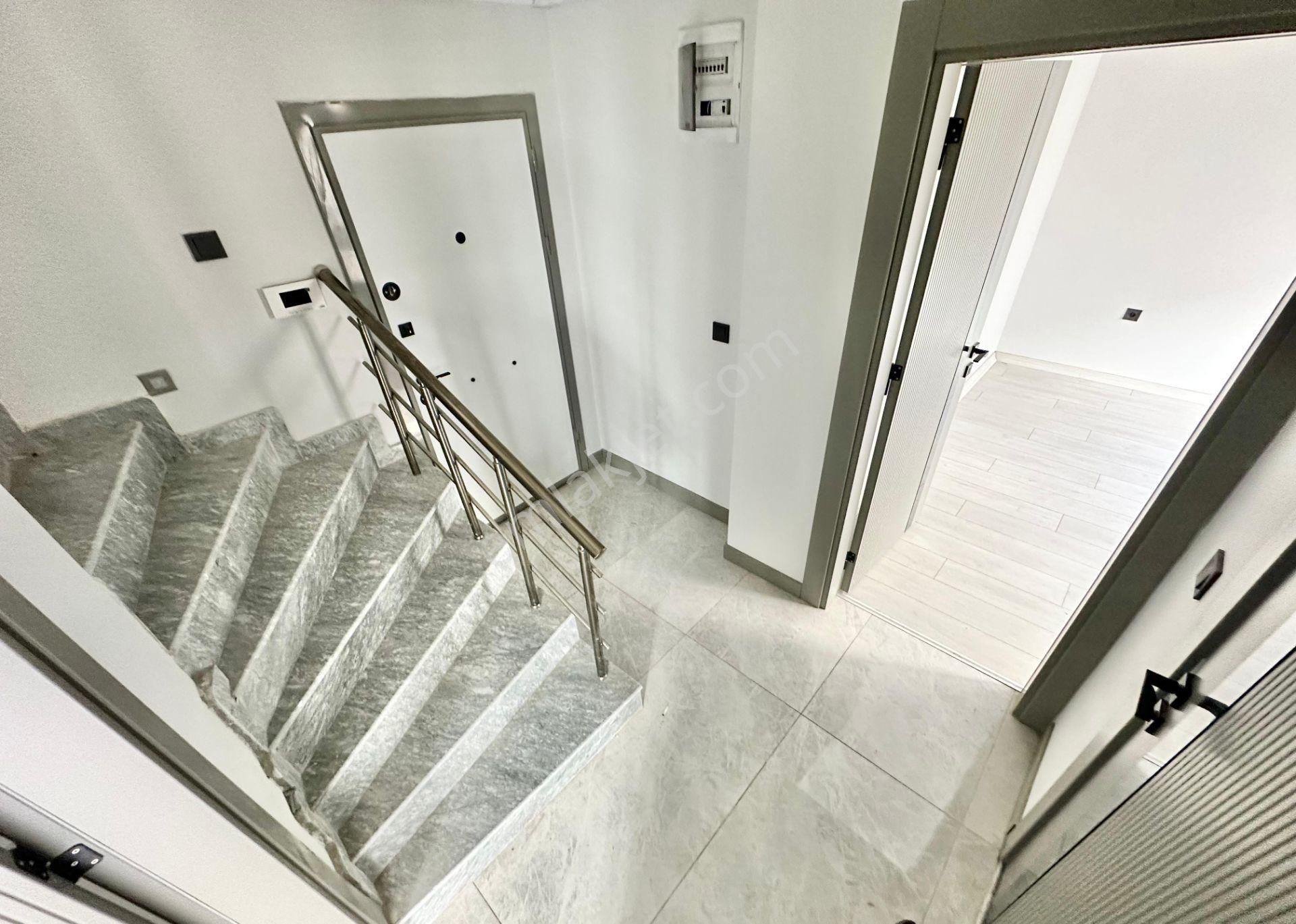 ꧁ay Emlaktan꧂akçay'da Muhteşem Konumlu Asansörlü Çift Banyolu Satılık 2+1 Şık Tasarım Dubleks Daire - Görsel 25