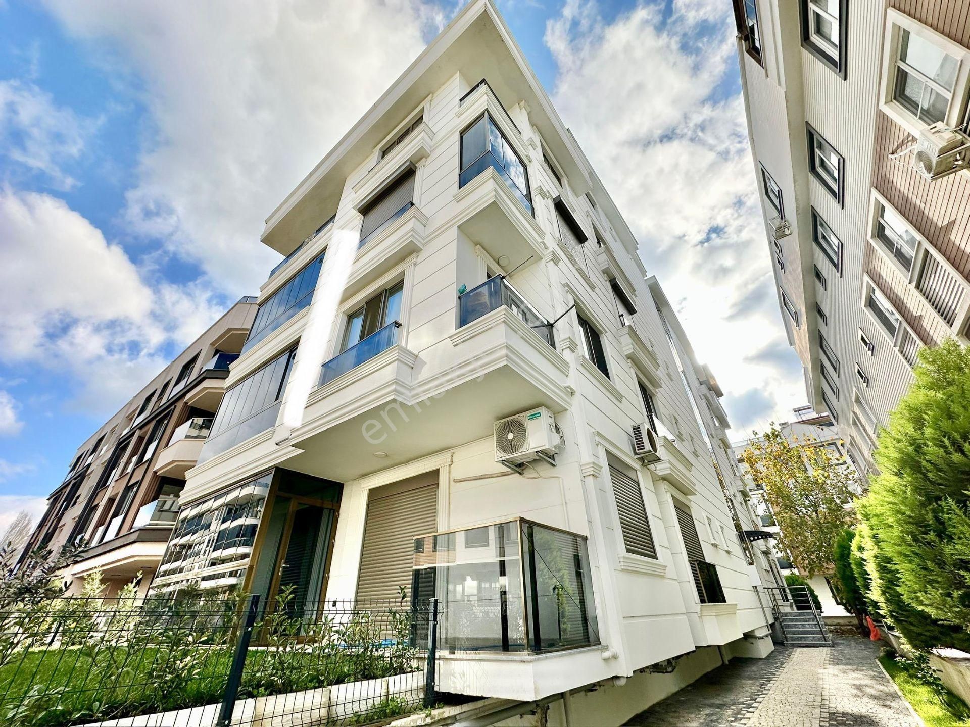 ꧁ay Emlaktan꧂akçay'da Muhteşem Konumlu Asansörlü Çift Banyolu Satılık 2+1 Şık Tasarım Dubleks Daire - Görsel 3