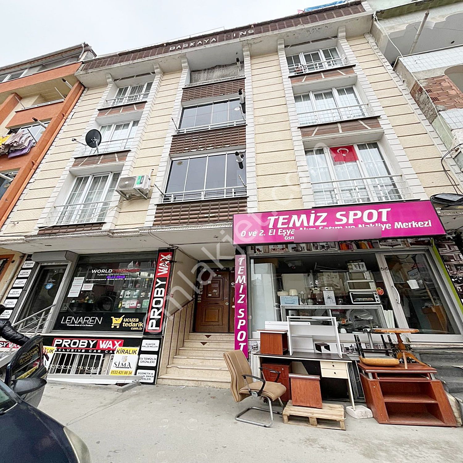 Metrobüsün Dibinde Bahçeli 1+1 Kiralık Daire