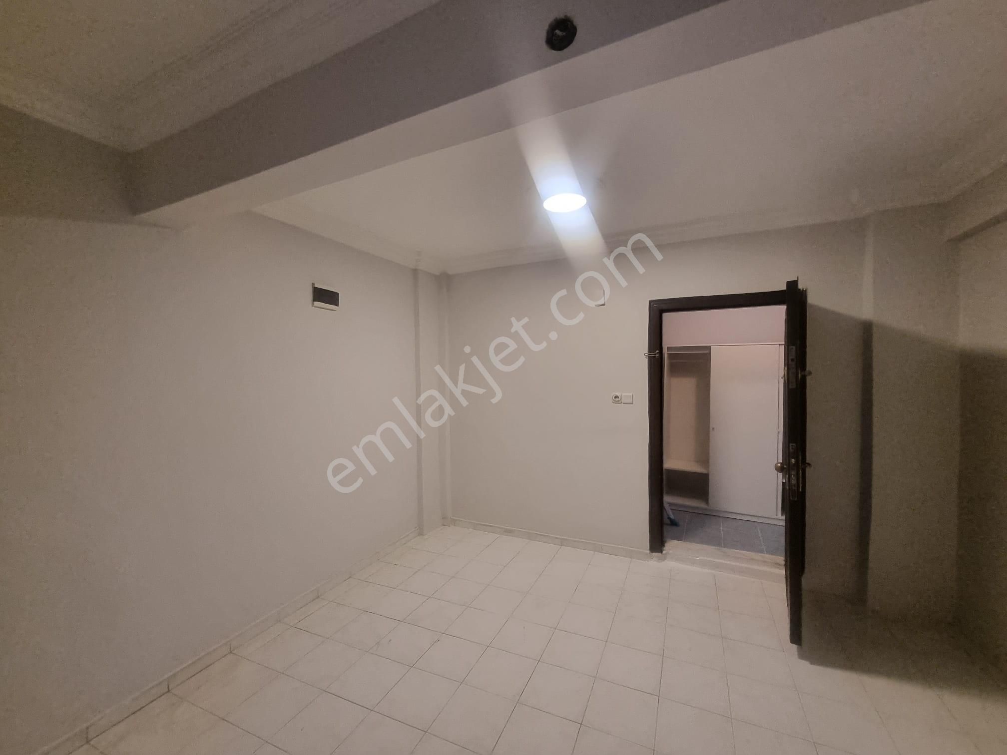 Tarabyaüstü Ömürtepe Ulaşım Çarşı Yakın 3+1 Bahçe Katı Daire - Görsel 5