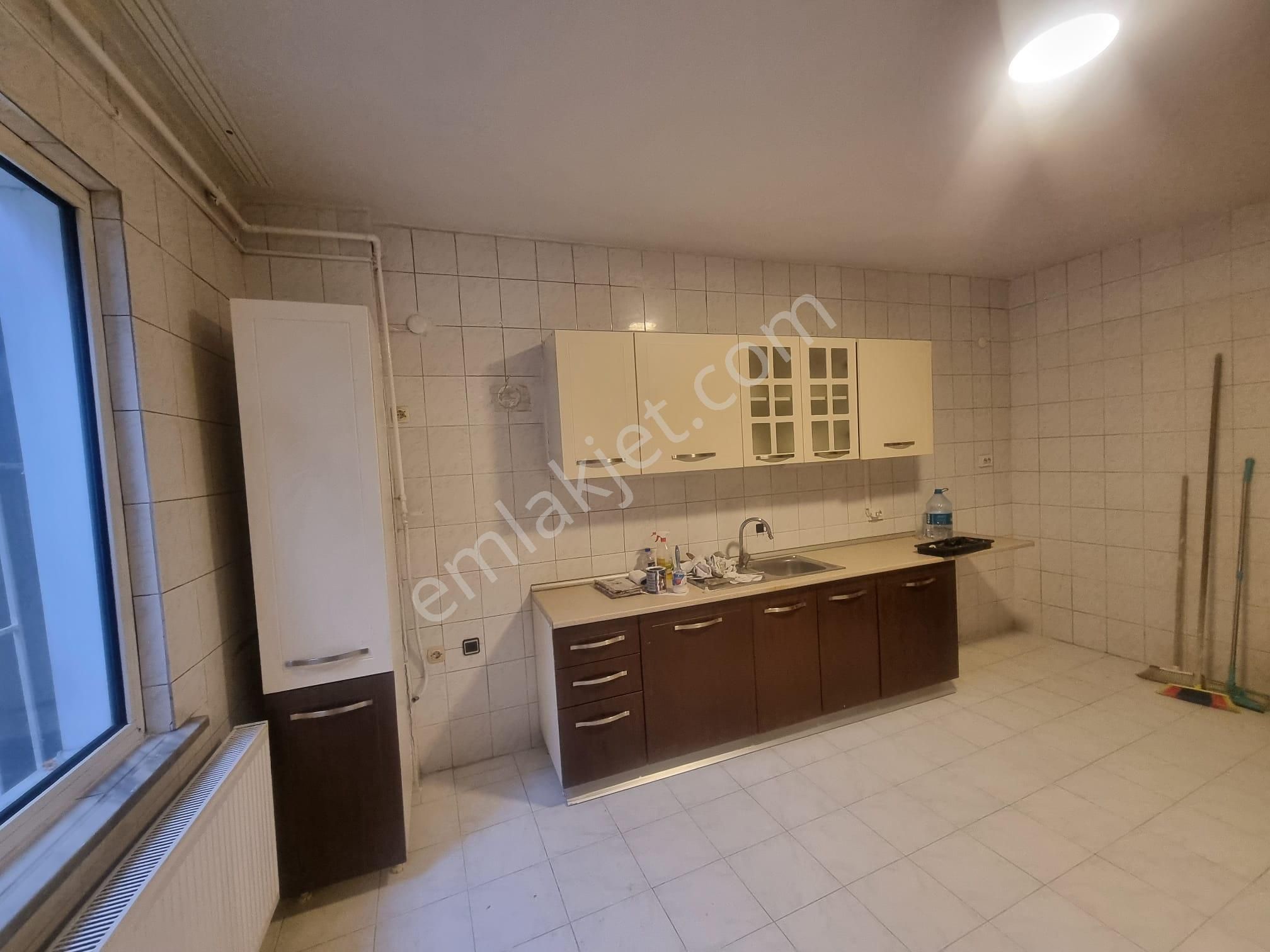 Tarabyaüstü Ömürtepe Ulaşım Çarşı Yakın 3+1 Bahçe Katı Daire - Görsel 4