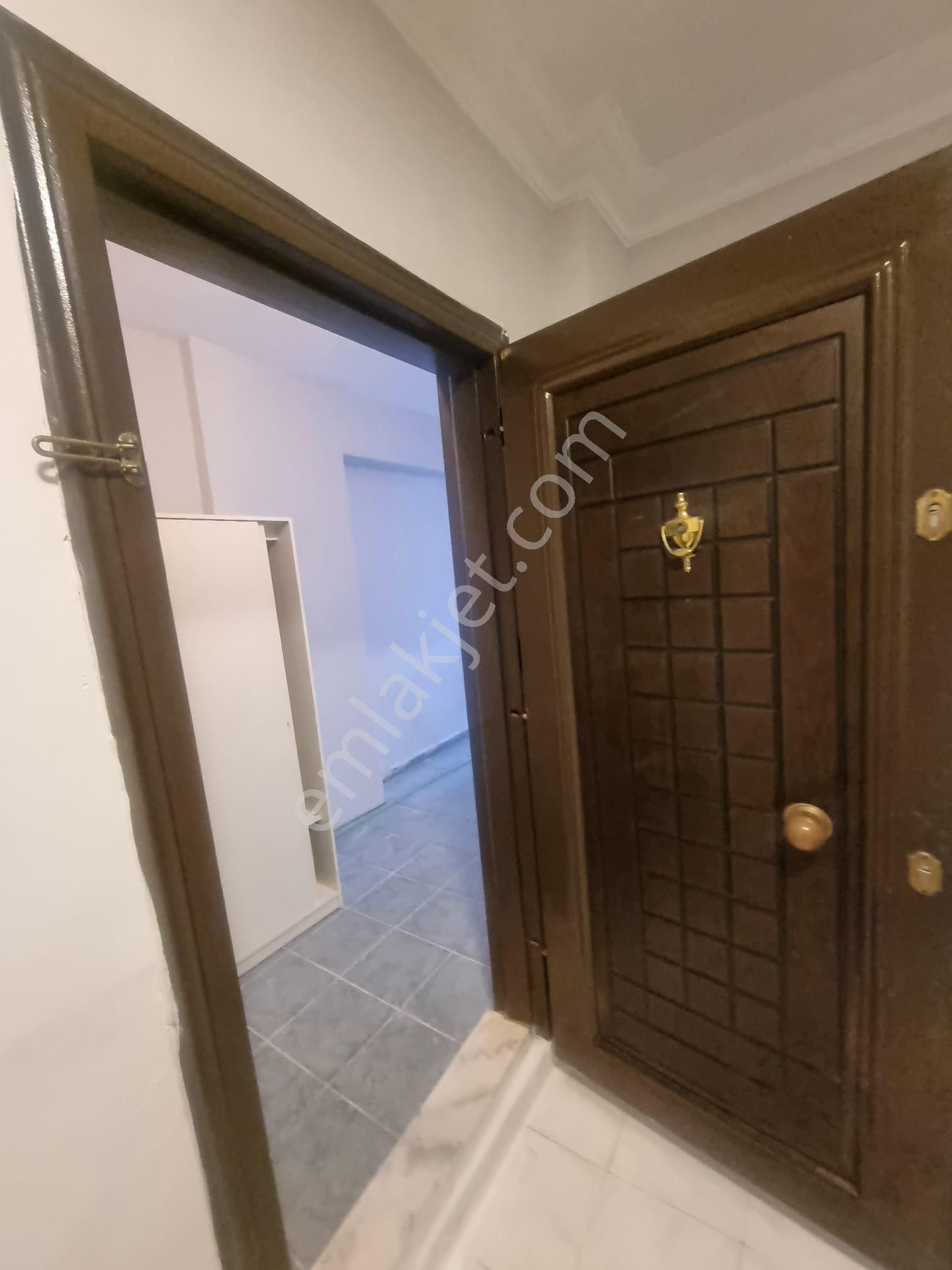 Tarabyaüstü Ömürtepe Ulaşım Çarşı Yakın 3+1 Bahçe Katı Daire - Görsel 21