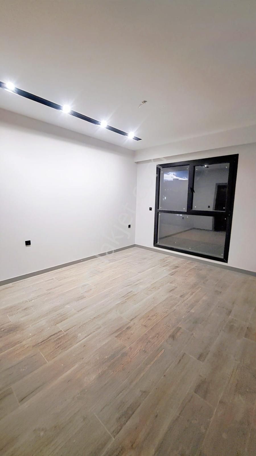 Yerden Isıtmalı Havuzlu Bol Sosyal Tesisli Lüx Rezidans - Görsel 2