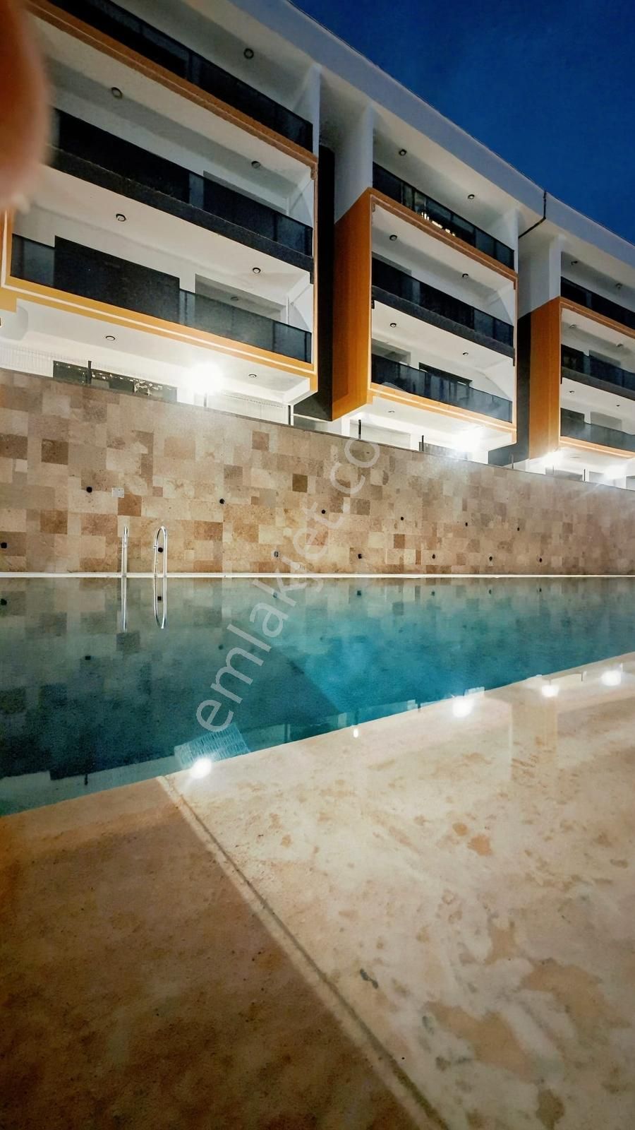 Yerden Isıtmalı Havuzlu Bol Sosyal Tesisli Lüx Rezidans - Görsel 8