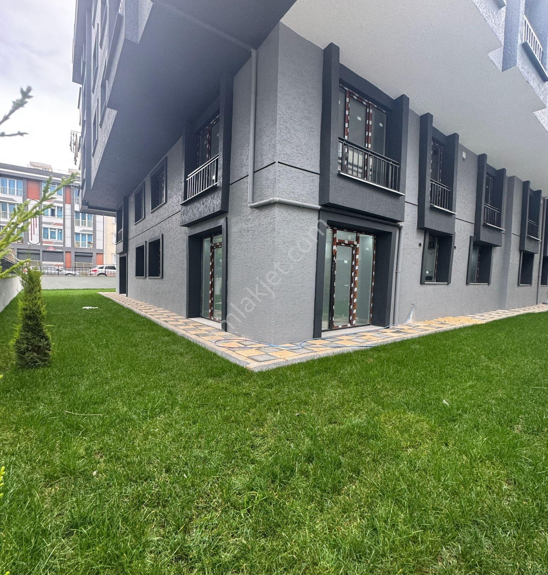 Beylikdüzü Yakuplu Da Satılık 2+1 Bahçe Kullanımlı Sıfır Daire