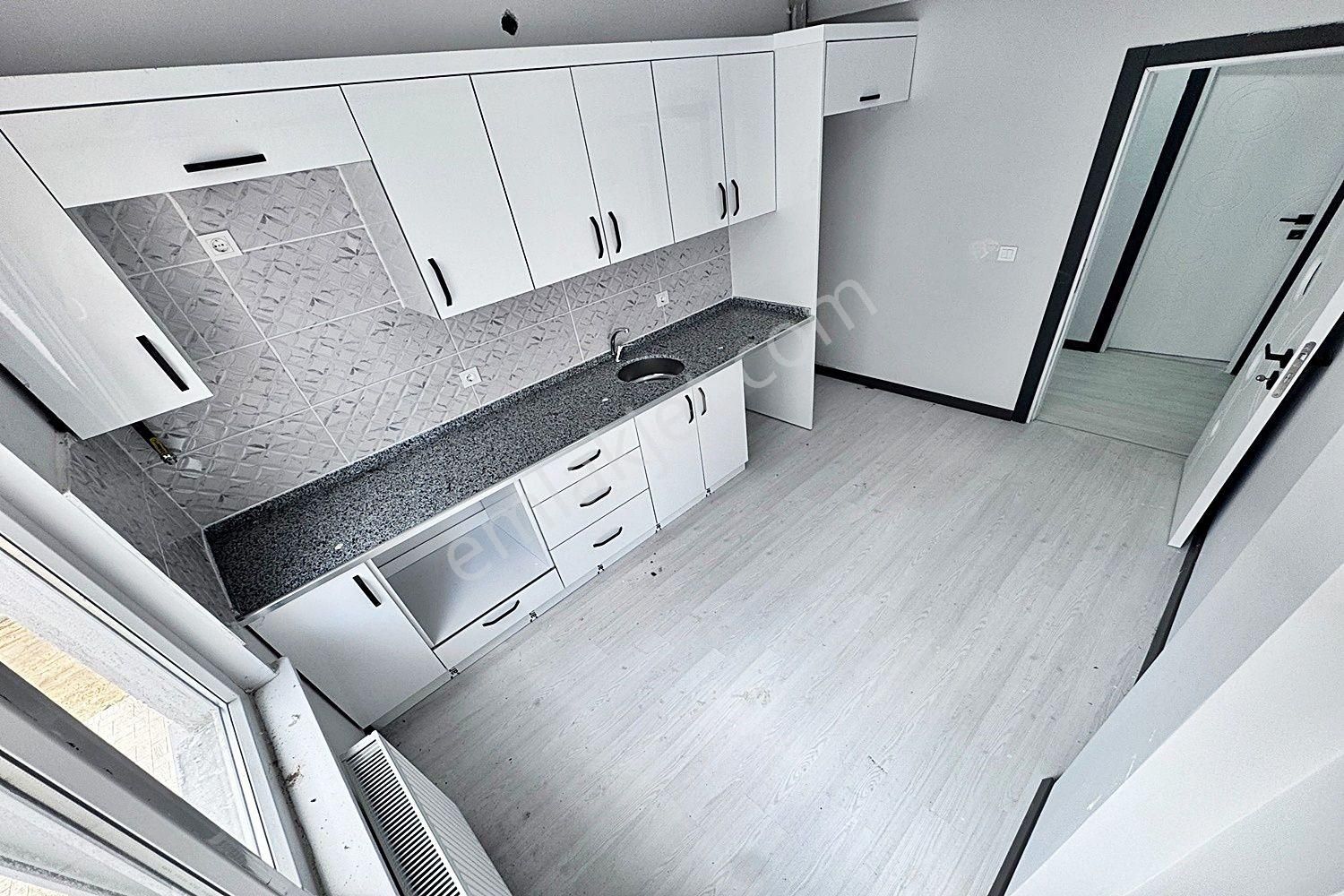 Akyüz Gayrimenkul Den; Okullar Bolgesınde Iskanlı Satılık Sıfır 3+1 Daıre