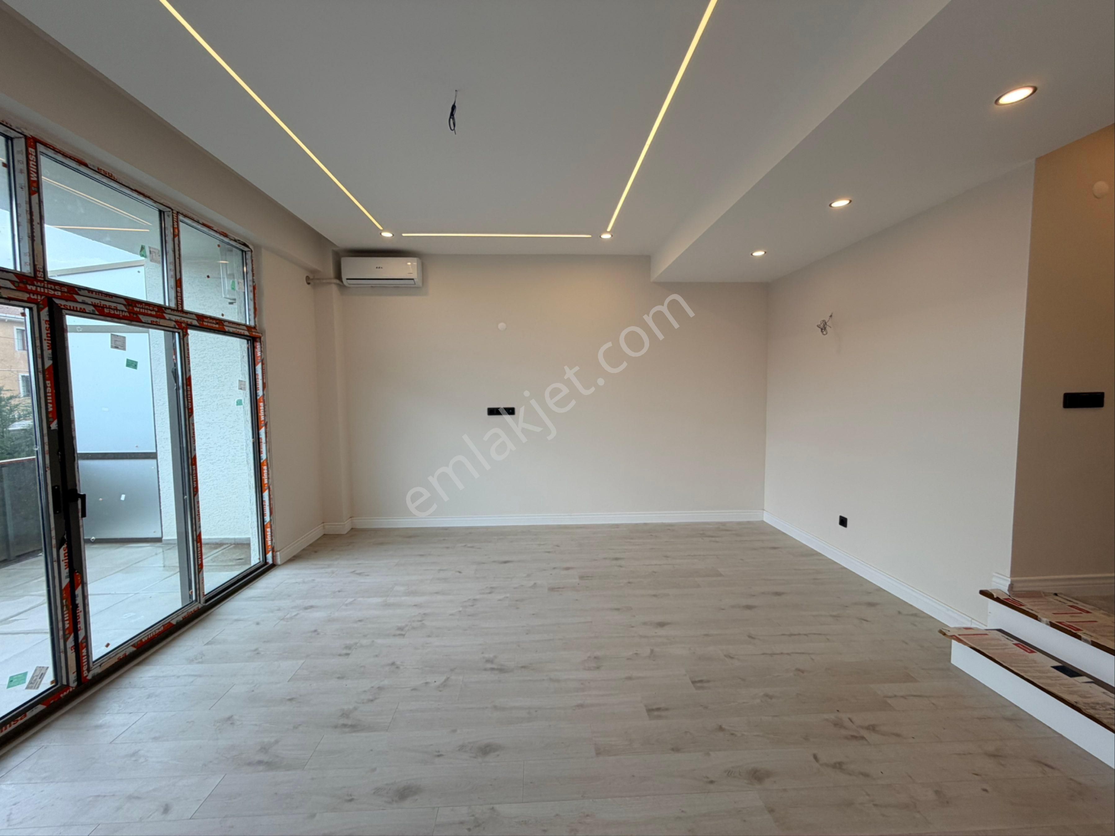 Önelerde 3+1 - Site İçerisinde Güvenlikli Satılık Sıralı Villa - Görsel 14