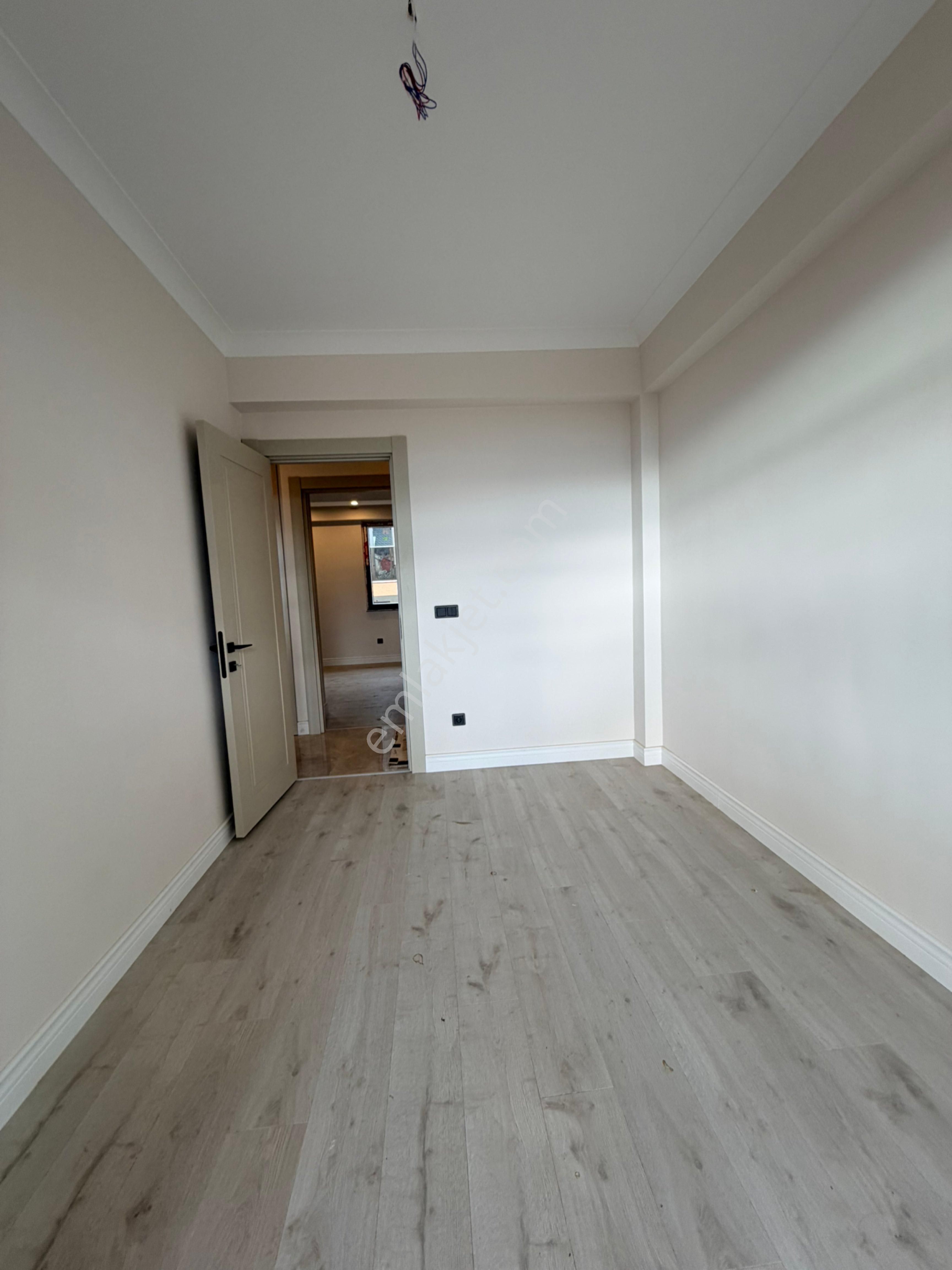 Önelerde 3+1 - Site İçerisinde Güvenlikli Satılık Sıralı Villa - Görsel 25