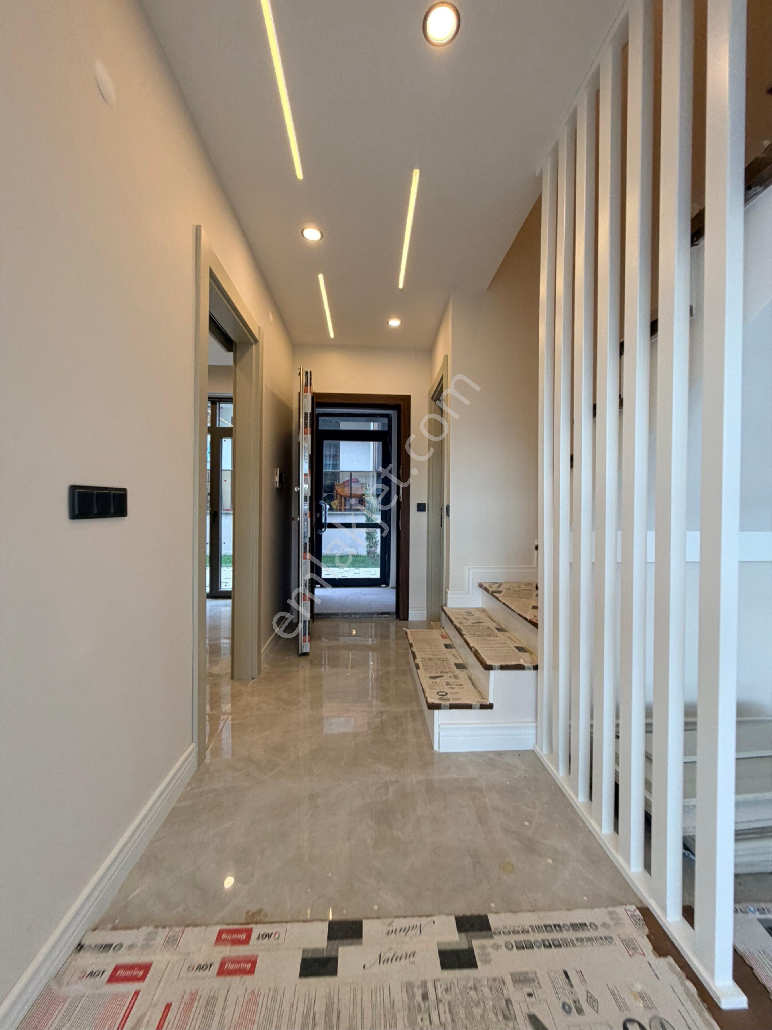 Önelerde 3+1 - Site İçerisinde Güvenlikli Satılık Sıralı Villa - Görsel 10