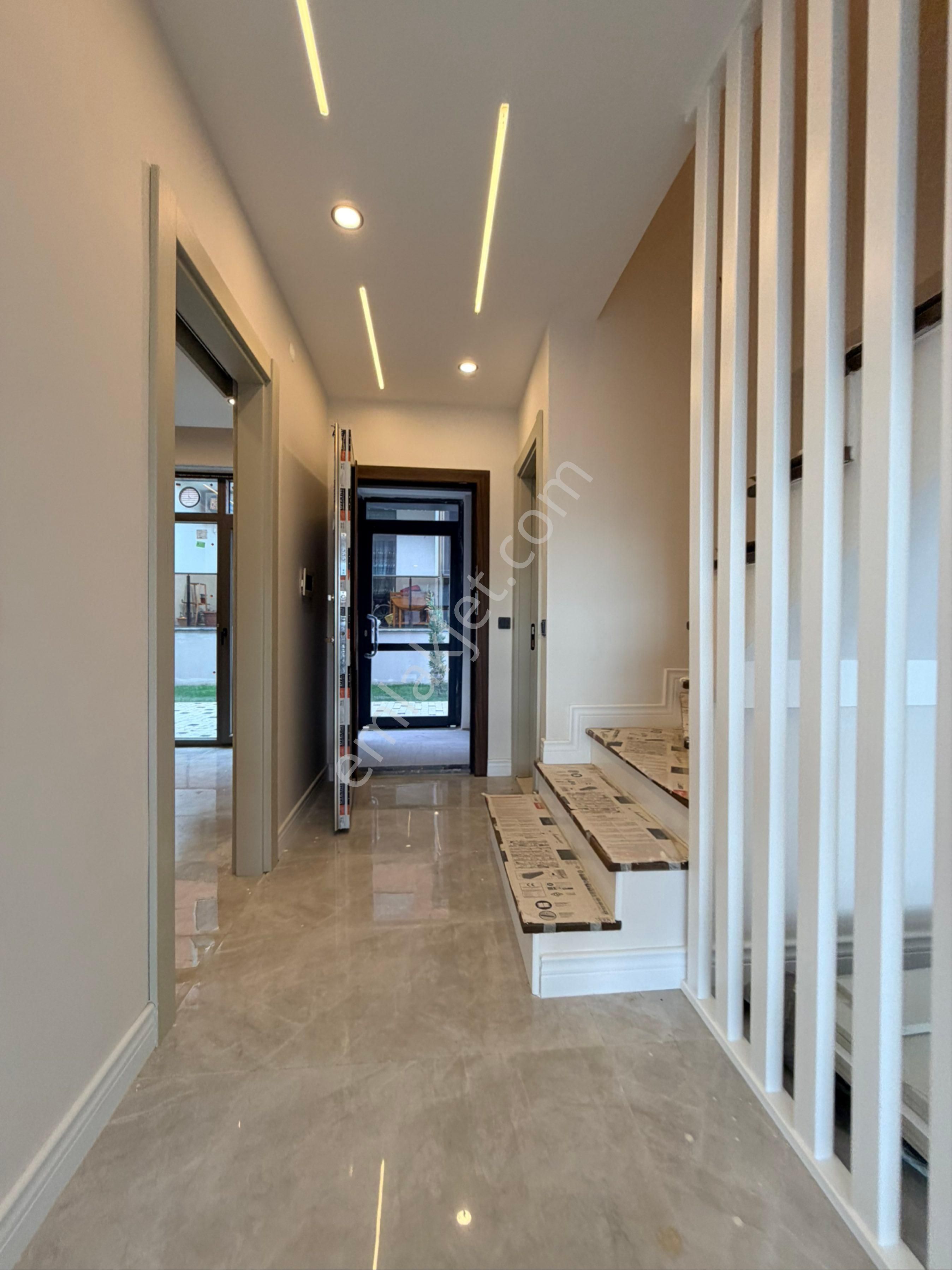 Önelerde 3+1 - Site İçerisinde Güvenlikli Satılık Sıralı Villa - Görsel 23