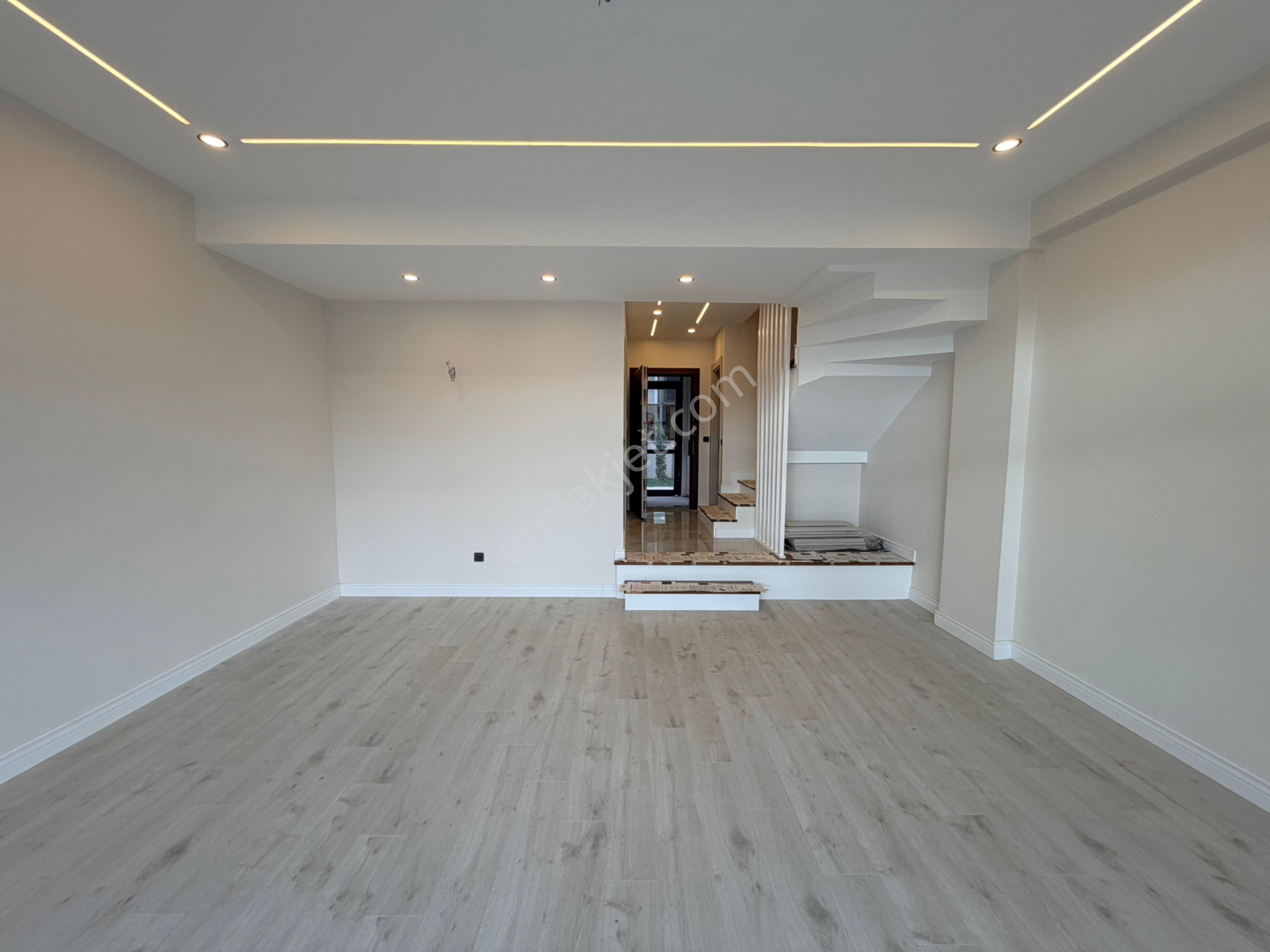 Önelerde 3+1 - Site İçerisinde Güvenlikli Satılık Sıralı Villa - Görsel 13