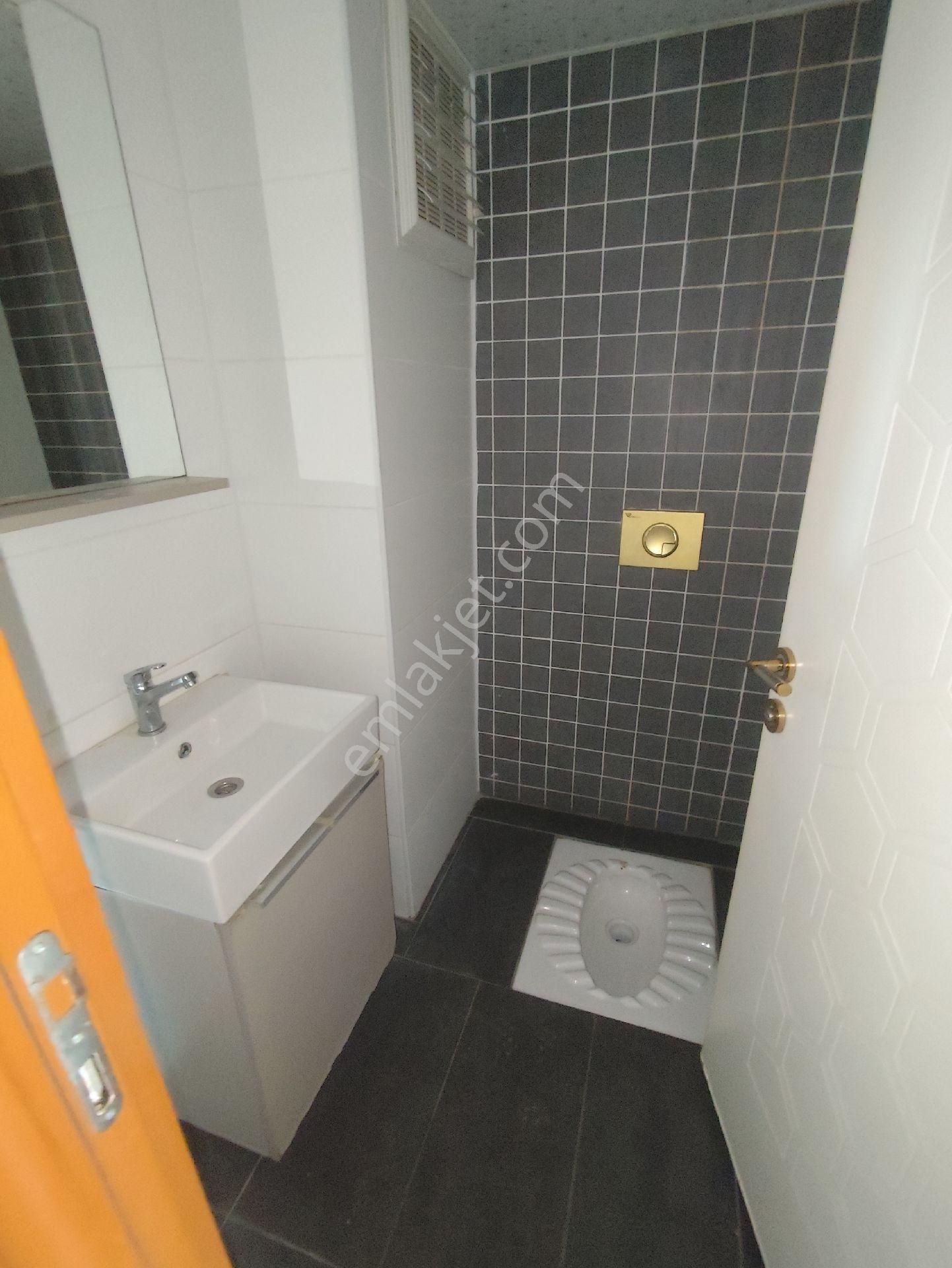 Kozanyolu'nda Süper Konumda Kiralık 2+1 Az Katlı Doğalgazlı Daire! - Görsel 17