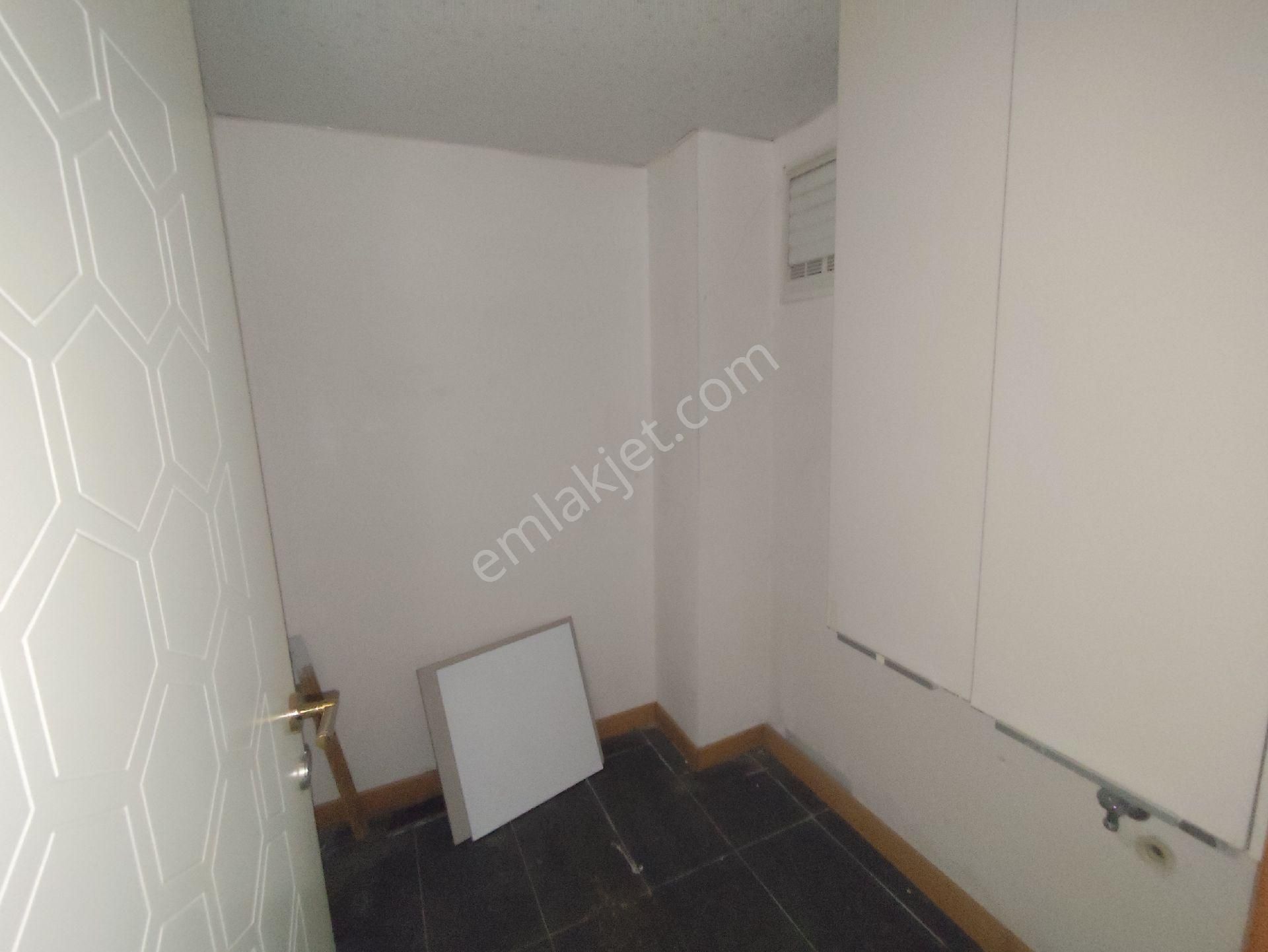 Kozanyolu'nda Süper Konumda Kiralık 2+1 Az Katlı Doğalgazlı Daire! - Görsel 16