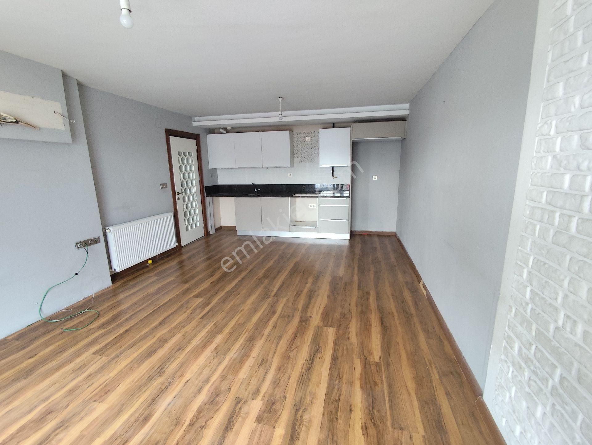 Kozanyolu'nda Süper Konumda Kiralık 2+1 Az Katlı Doğalgazlı Daire! - Görsel 4