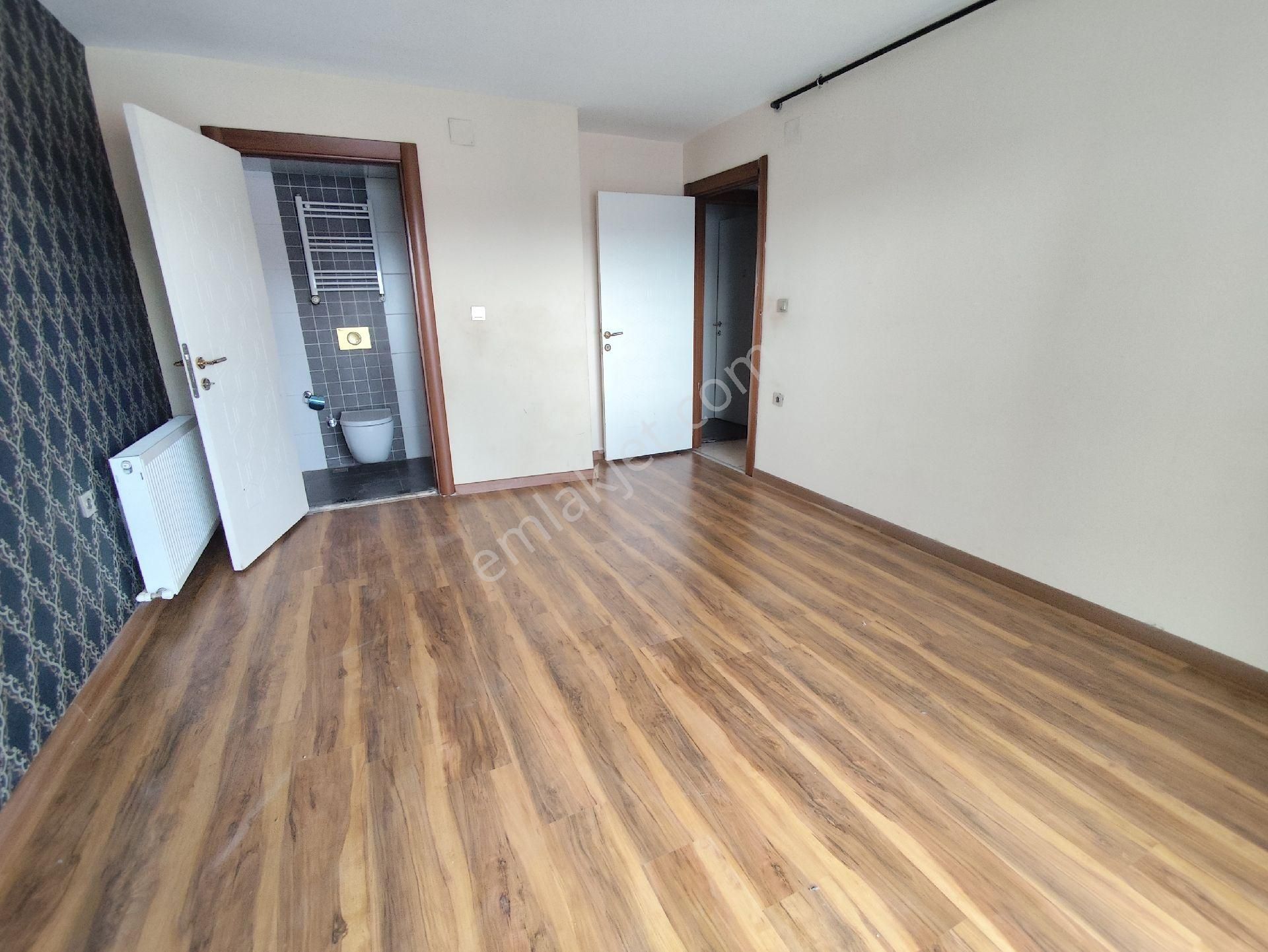 Kozanyolu'nda Süper Konumda Kiralık 2+1 Az Katlı Doğalgazlı Daire! - Görsel 21