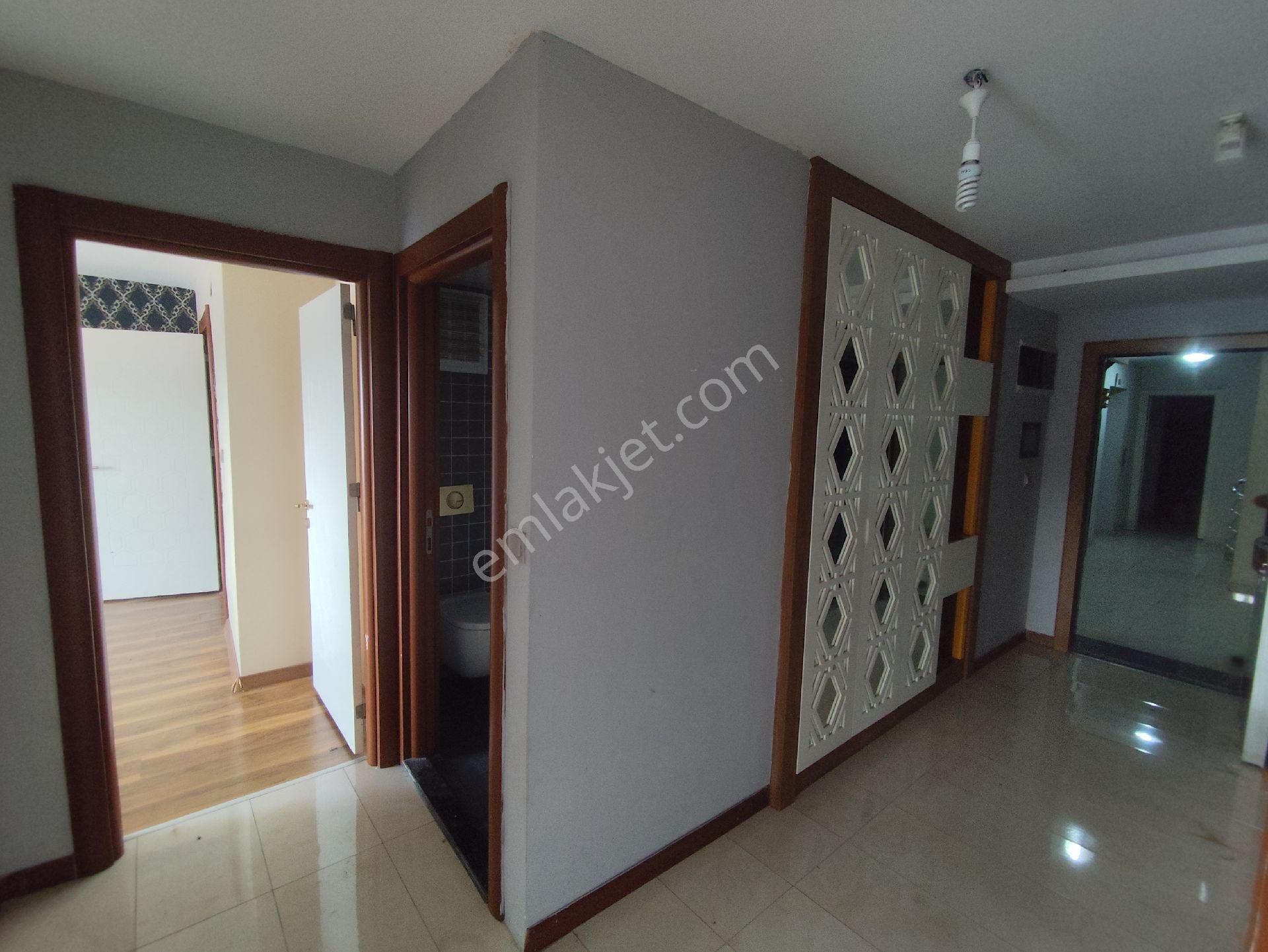 Kozanyolu'nda Süper Konumda Kiralık 2+1 Az Katlı Doğalgazlı Daire! - Görsel 12