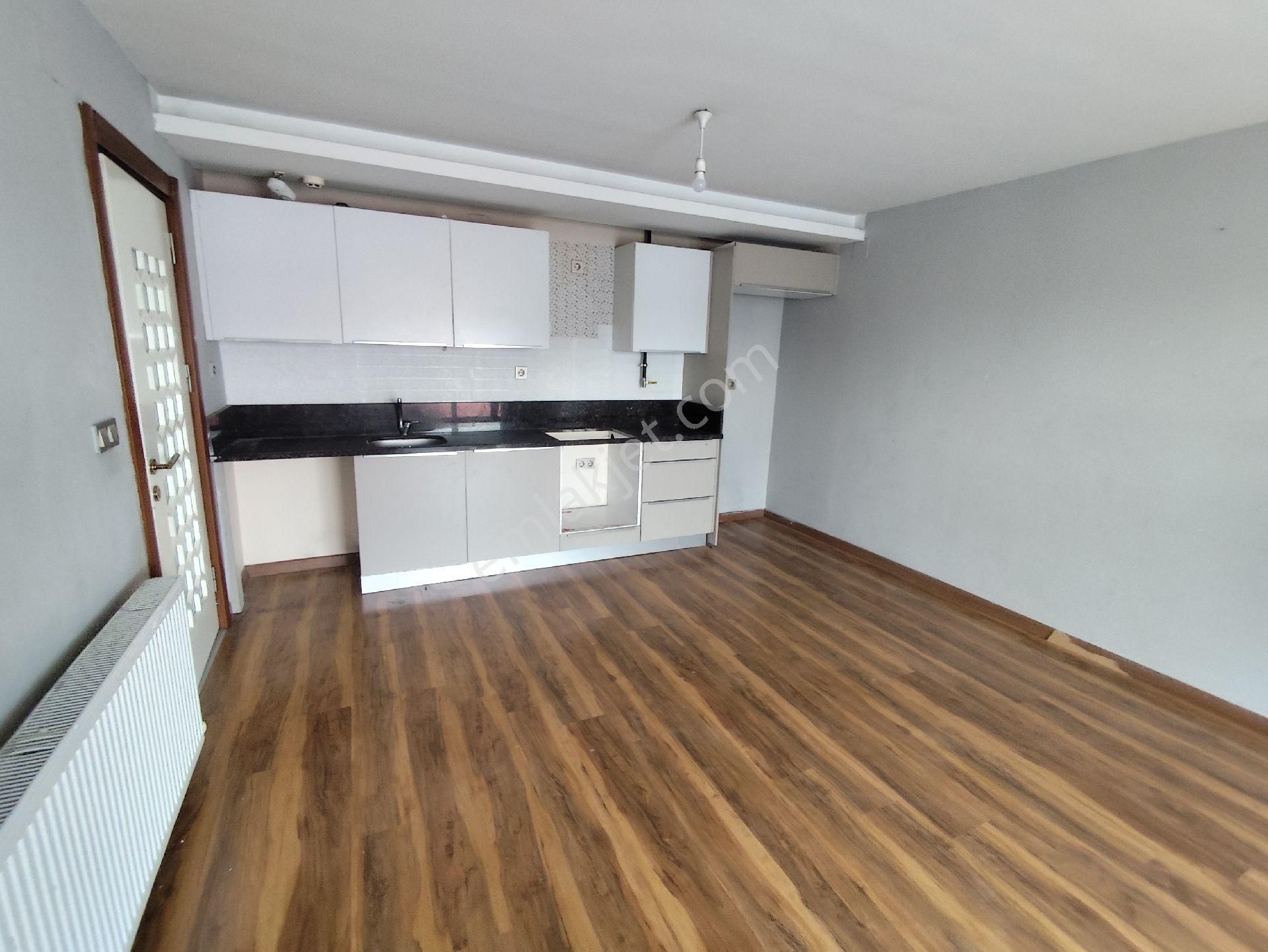 Kozanyolu'nda Süper Konumda Kiralık 2+1 Az Katlı Doğalgazlı Daire! - Görsel 3