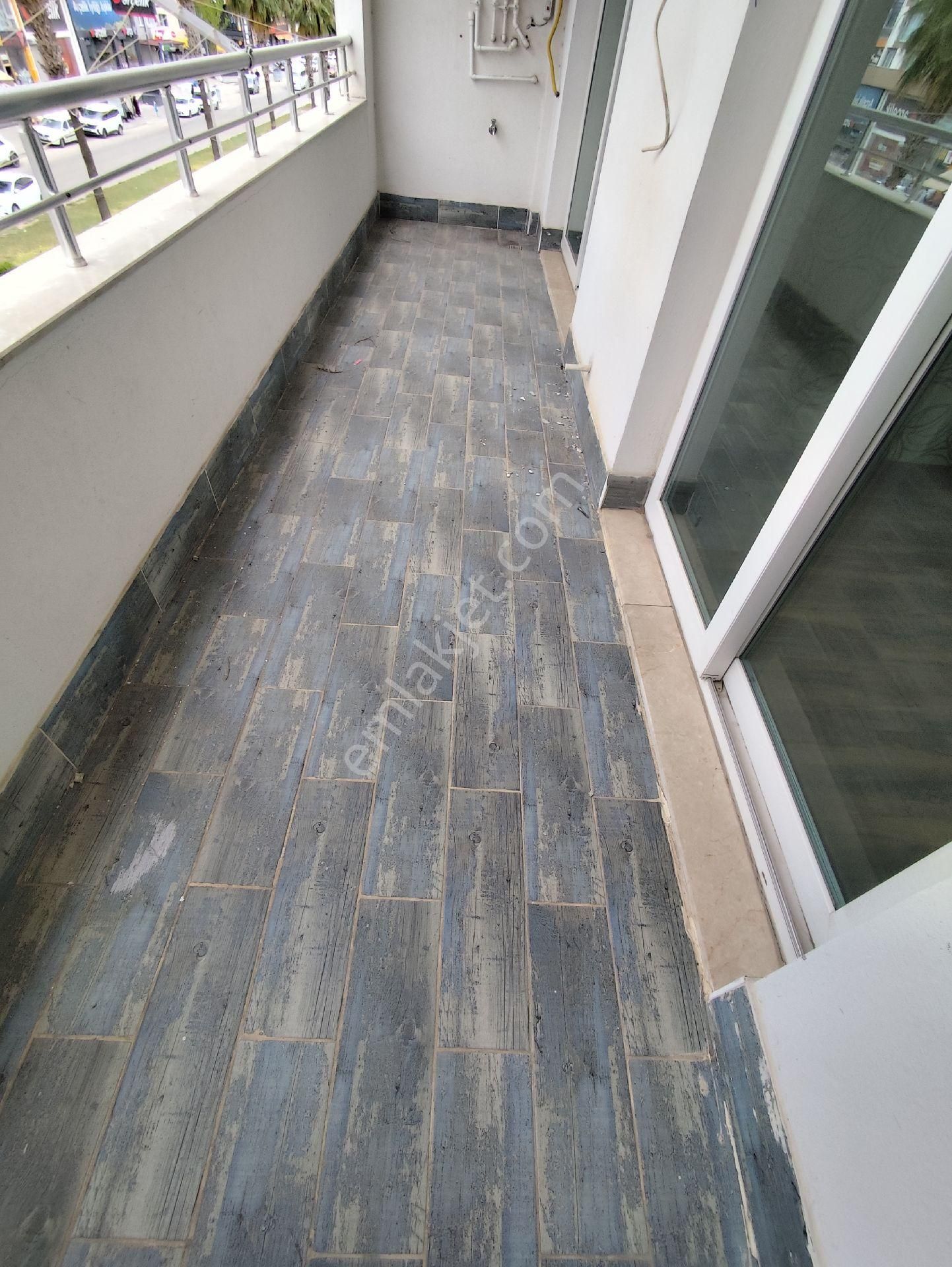 Kozanyolu'nda Süper Konumda Kiralık 2+1 Az Katlı Doğalgazlı Daire! - Görsel 8