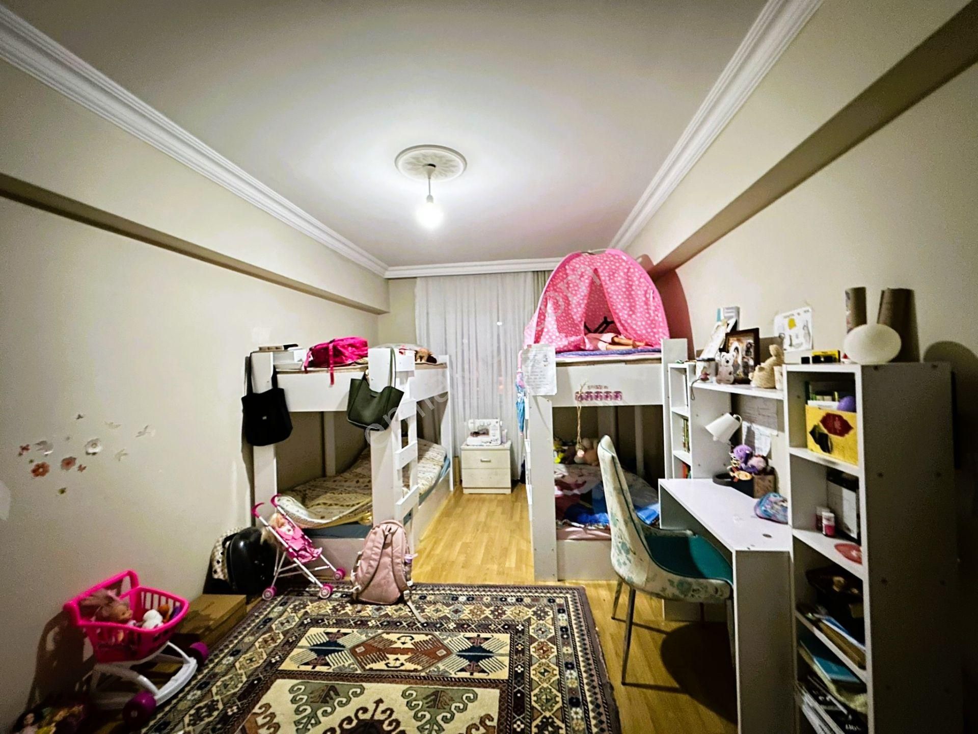 Gökçe Emlak'tan Merkezi Konumda 4+1 K.otoparklı Daire - Görsel 6