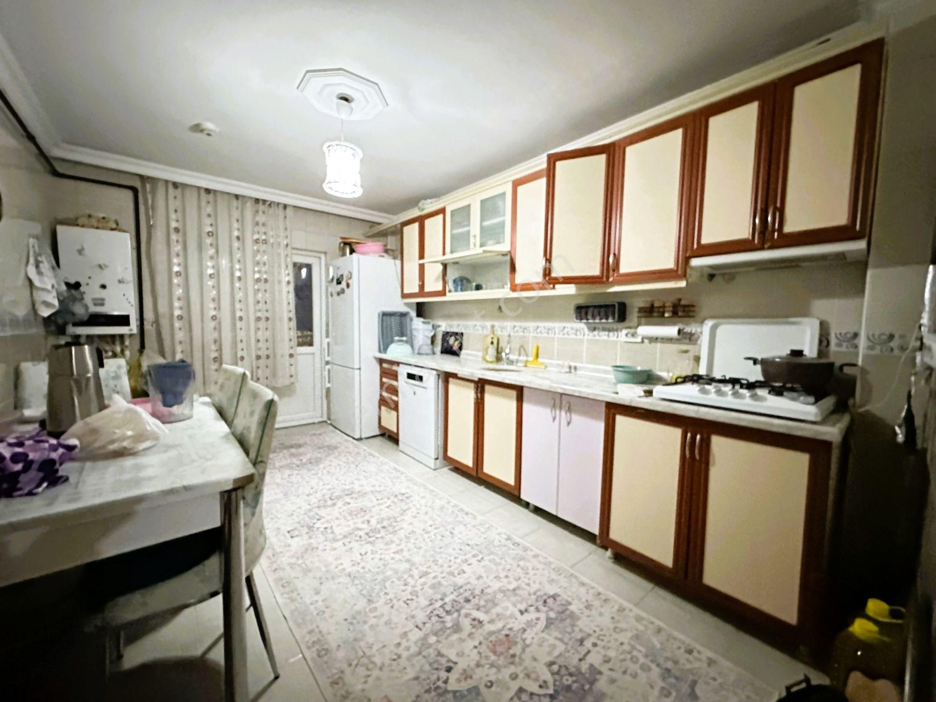 Gökçe Emlak'tan Merkezi Konumda 4+1 K.otoparklı Daire - Görsel 9