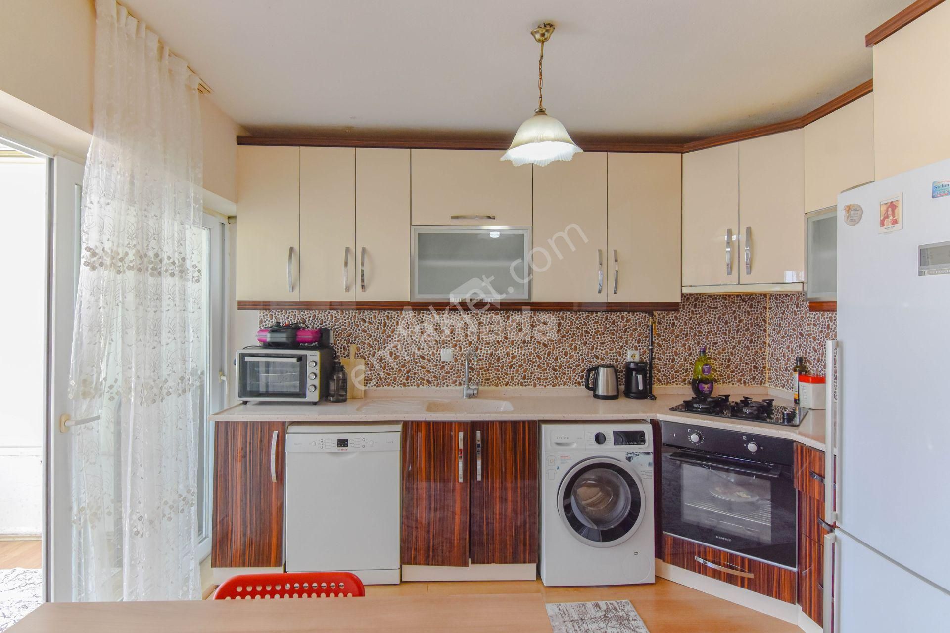 Kuşadası Kadınlar Denizi'nde Fırsat 2+1 Daire - Görsel 2