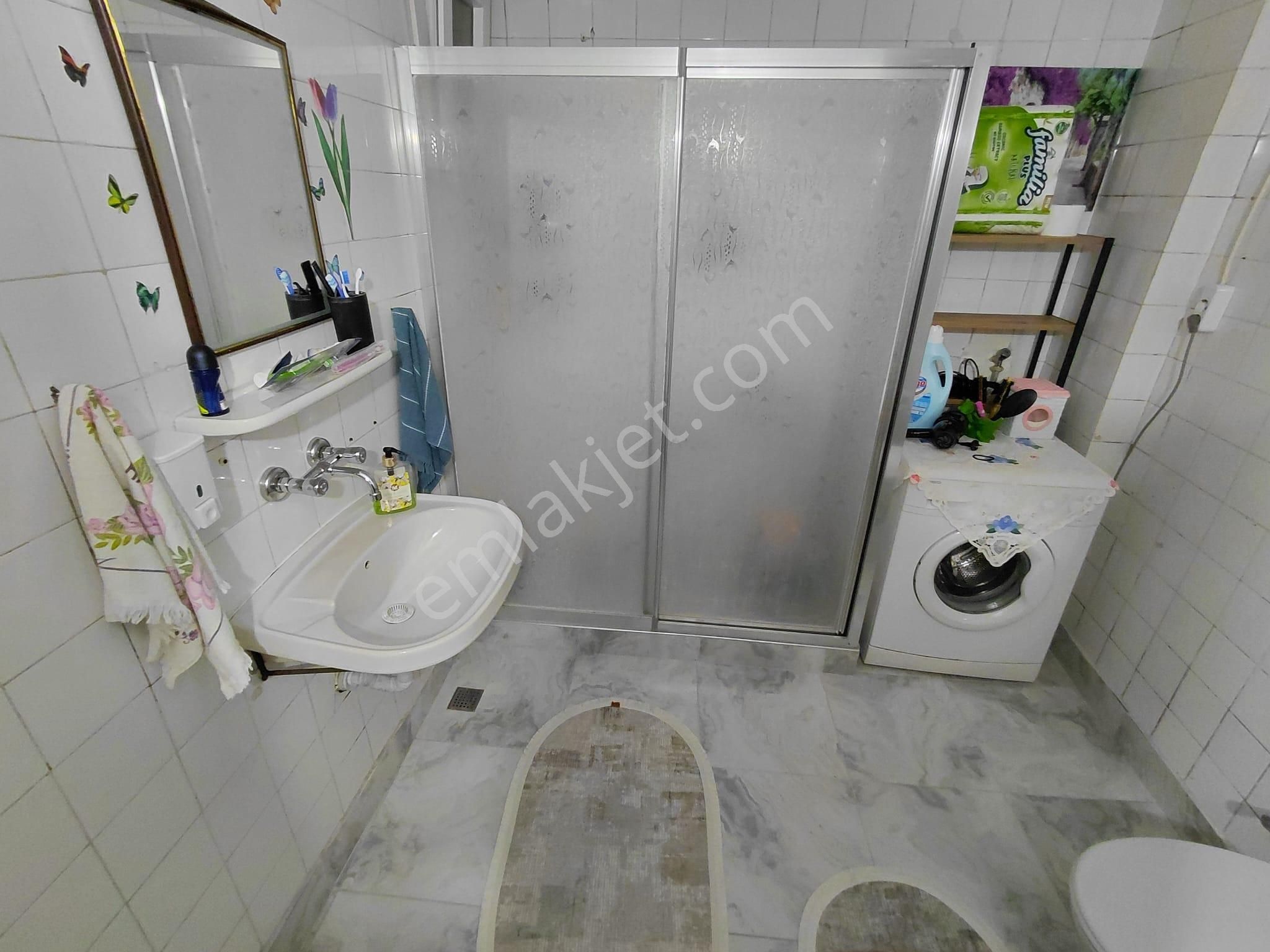 Ordu Caddesi Yakını 3+1 Arakat Köşe Bina