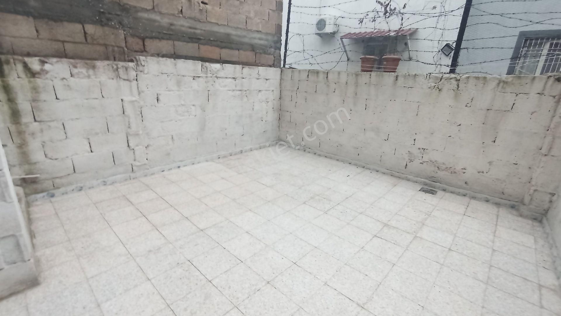 Konumu Güzel Bakımlı Bahceli 2+1 Giriş Kat Daire - Görsel 35