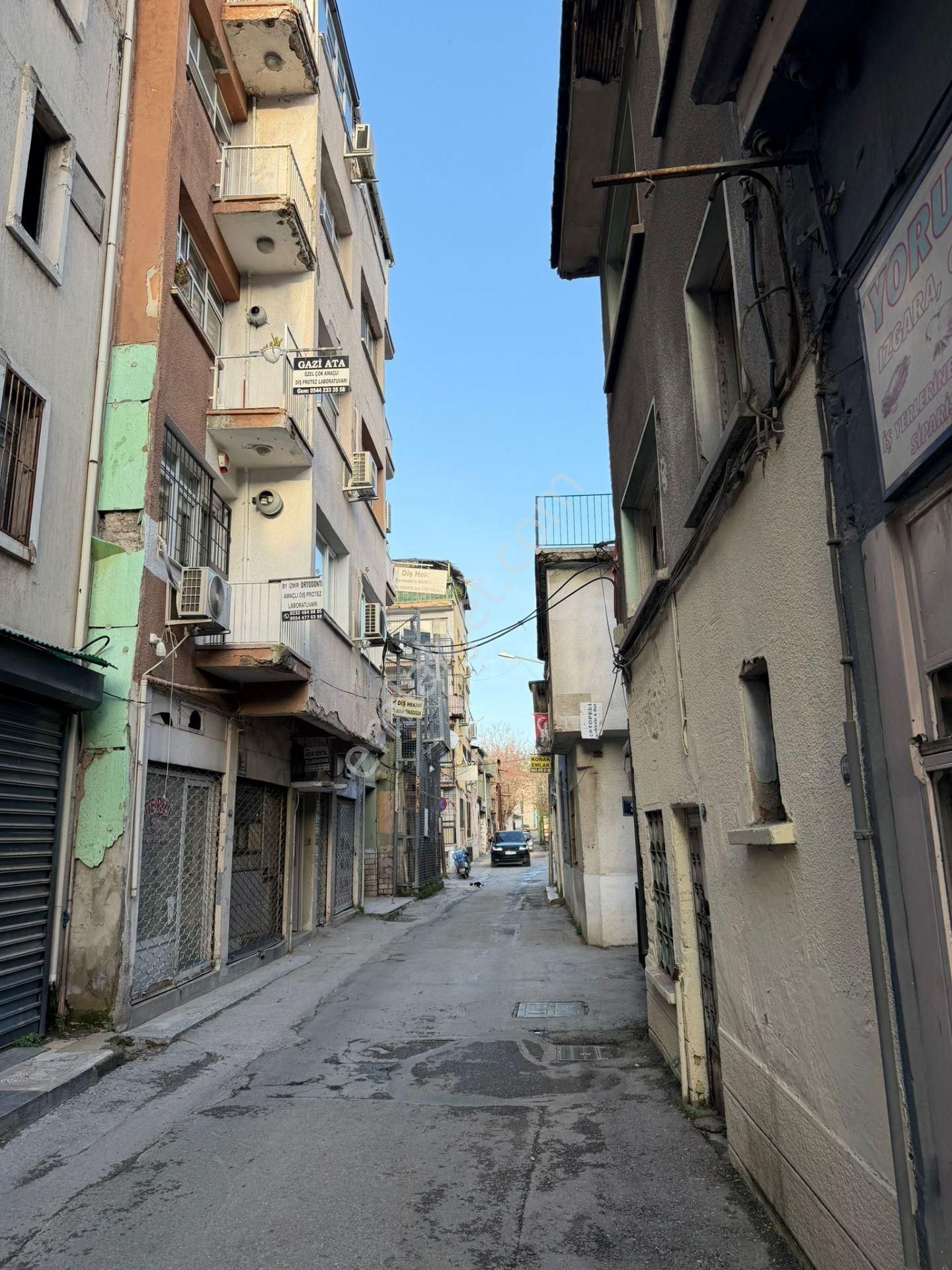 Hem Yatırımlık Hem Oturumluk: Konak Merkezde Yüksek Giriş Geniş 2.5+1 - Görsel 2