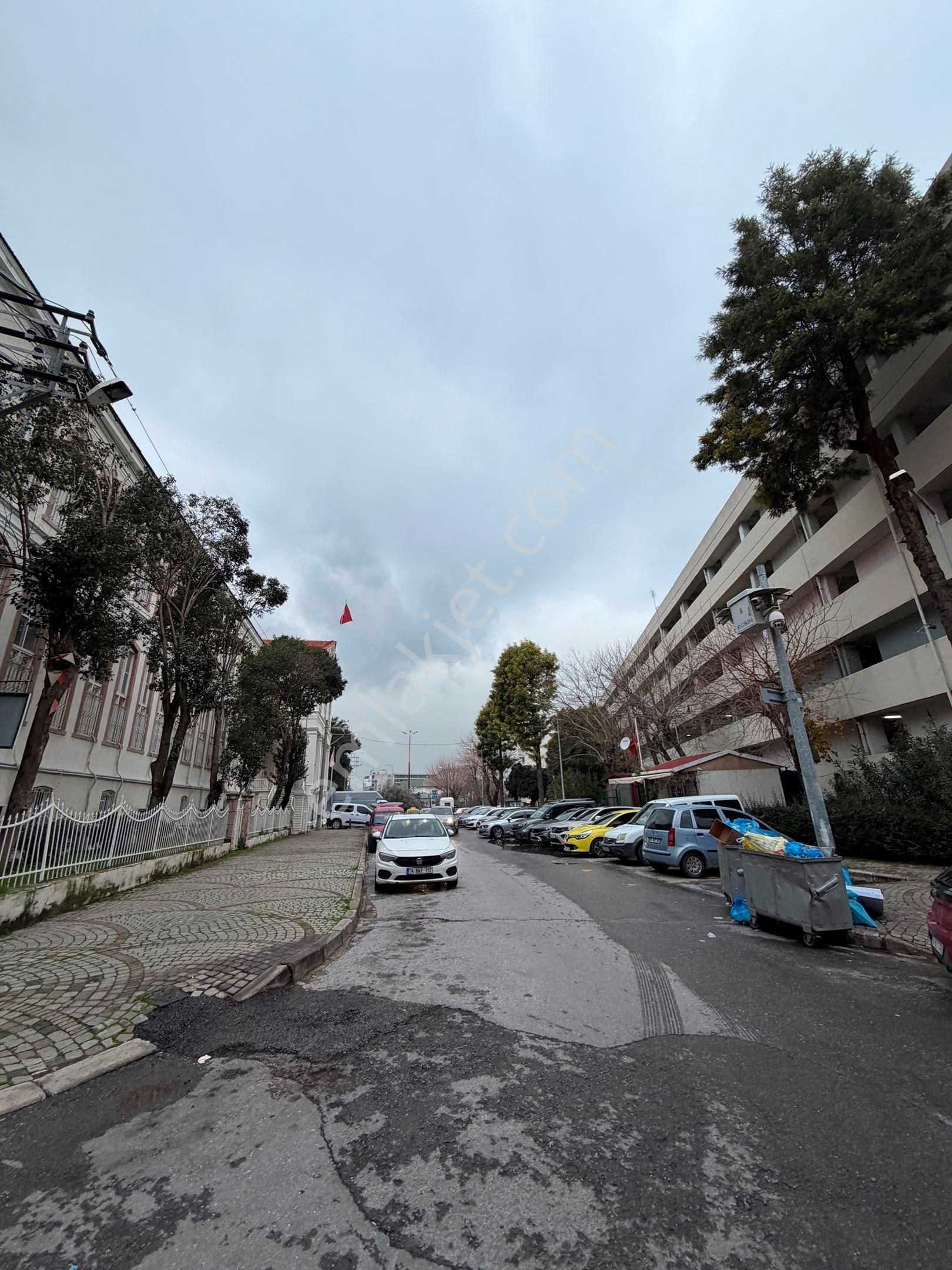 Hem Yatırımlık Hem Oturumluk: Konak Merkezde Yüksek Giriş Geniş 2.5+1 - Görsel 22