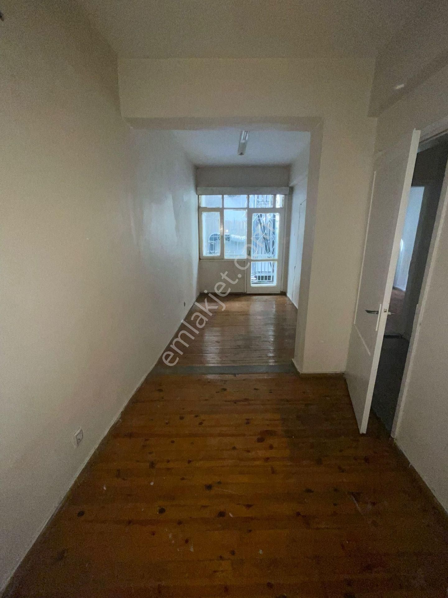 Hem Yatırımlık Hem Oturumluk: Konak Merkezde Yüksek Giriş Geniş 2.5+1 - Görsel 15