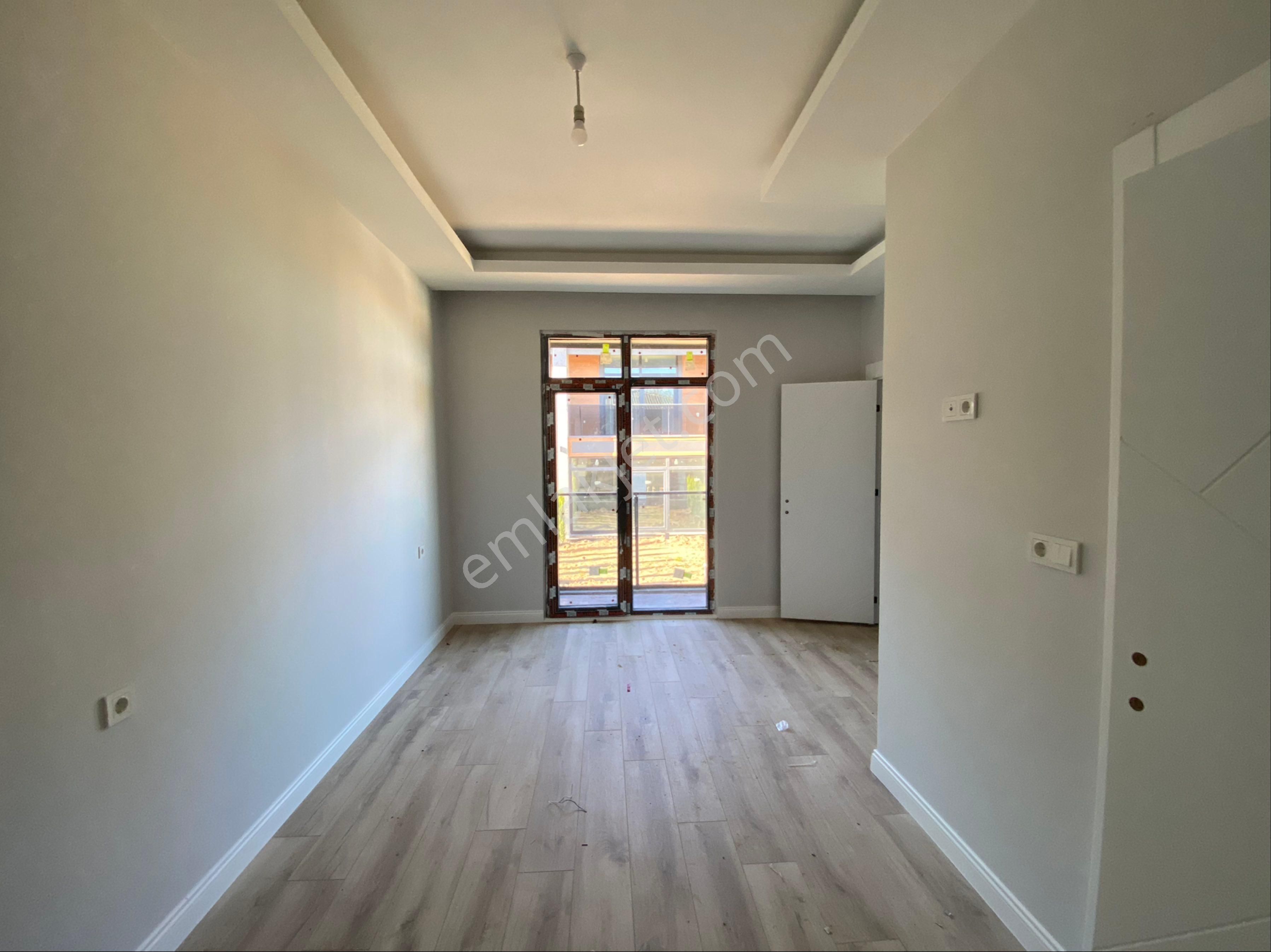 Revos // Hürriyette 2+1 Müstakil Bahçeli Satılık Sıralı Villalar - Görsel 15