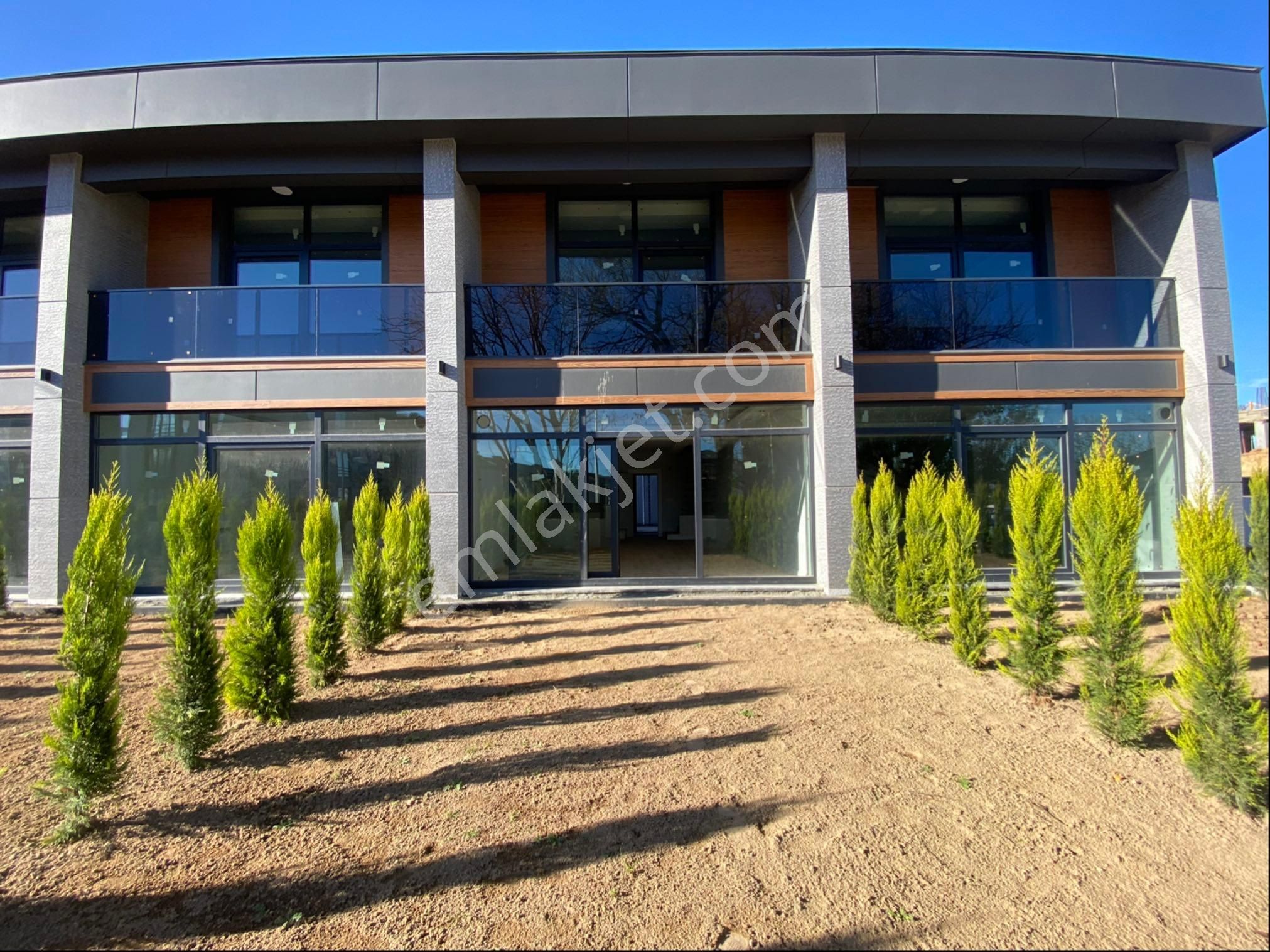 Revos // Hürriyette 2+1 Müstakil Bahçeli Satılık Sıralı Villalar