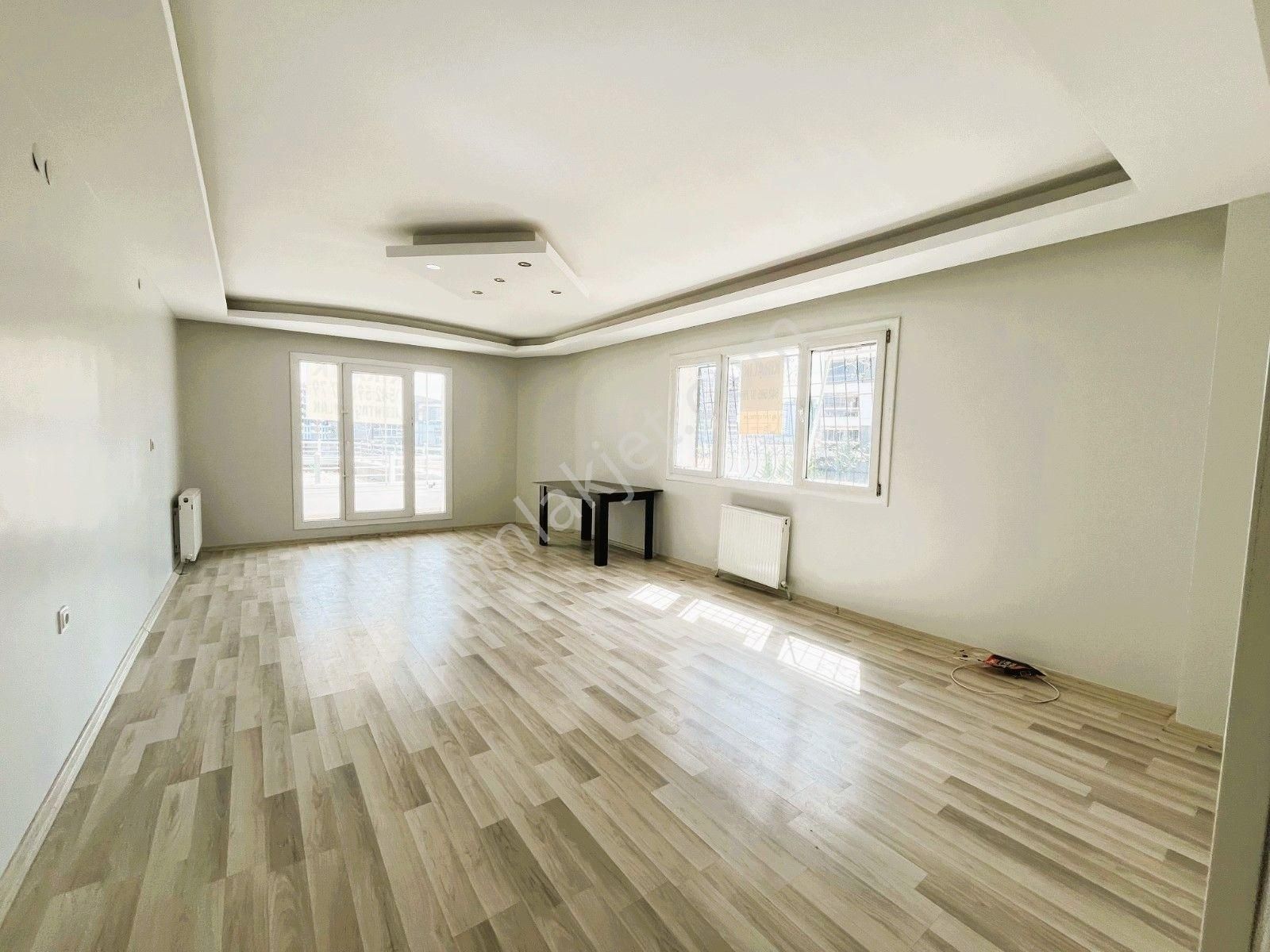 Gökçe Emlak 'tan Merkezde 4+1 Güney Cephe Fırsat Daire - Görsel 3